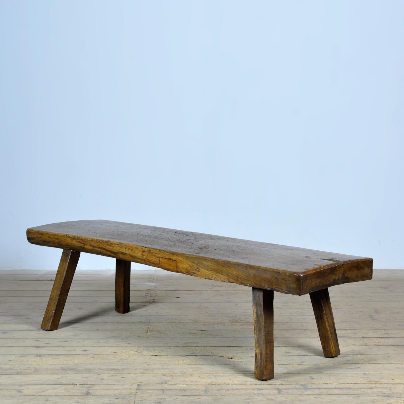 Hongrois oak coffee table, circa 1930s en vente