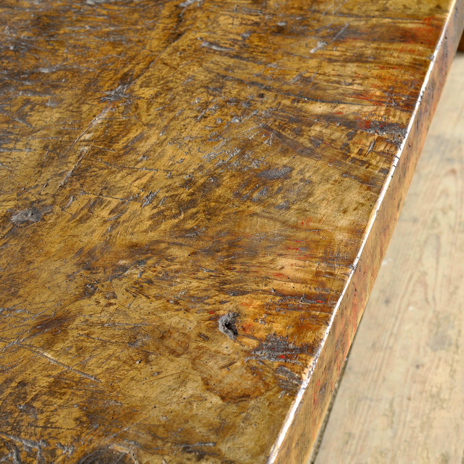 oak coffee table, circa 1930s Bon état - En vente à Amsterdam, Noord Holland