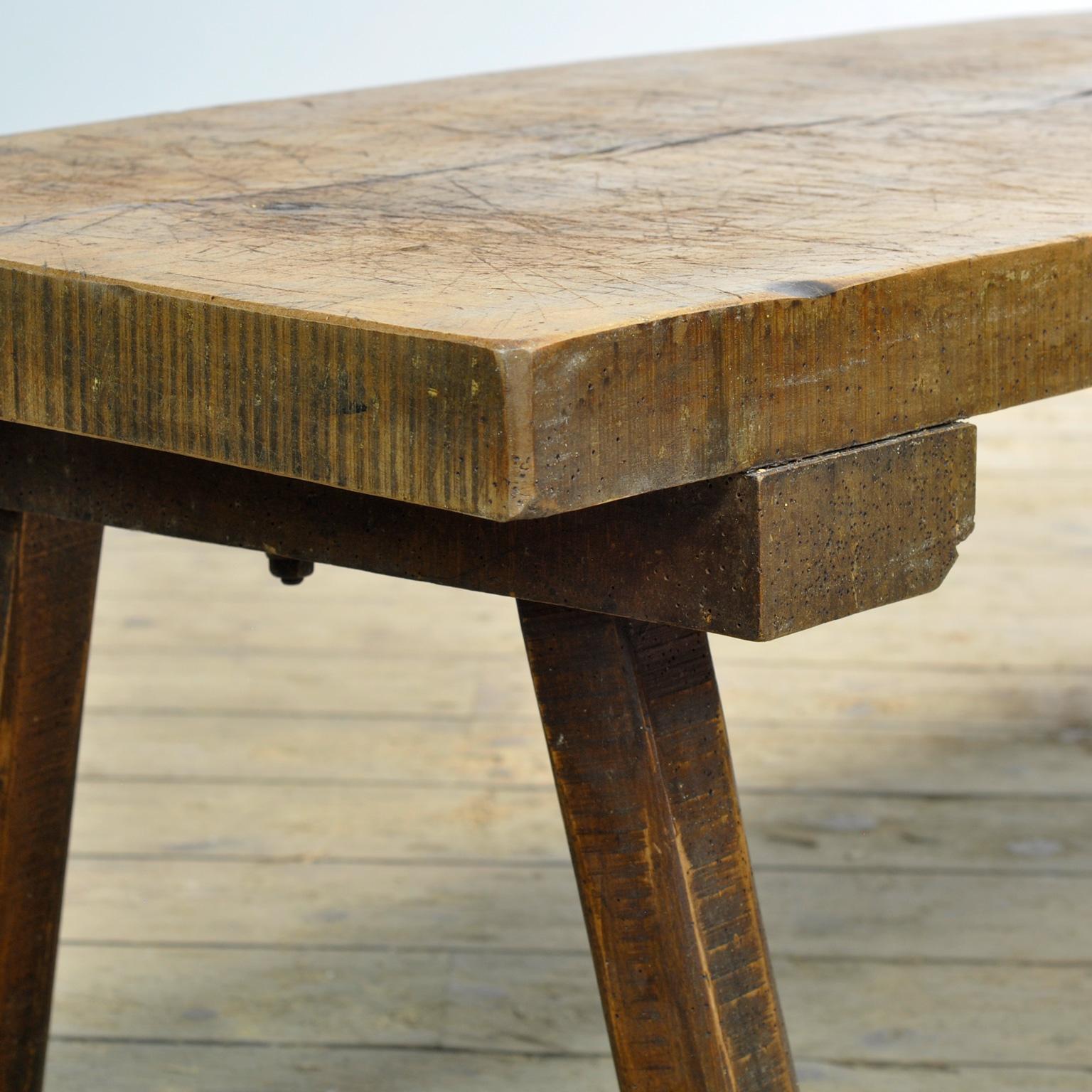 Oak oak coffee table, circa 1930s For Sale