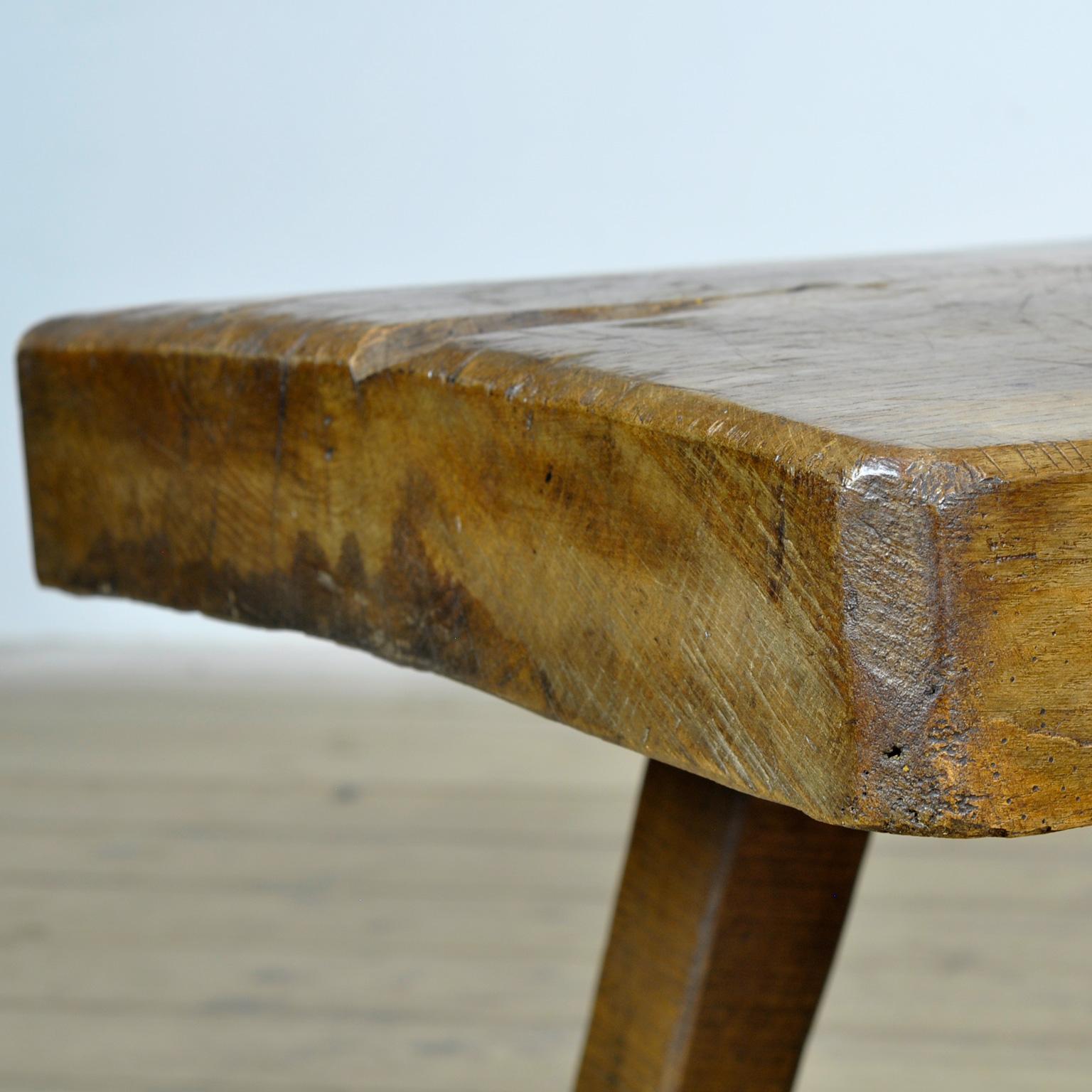 oak coffee table, circa 1930s en vente 1