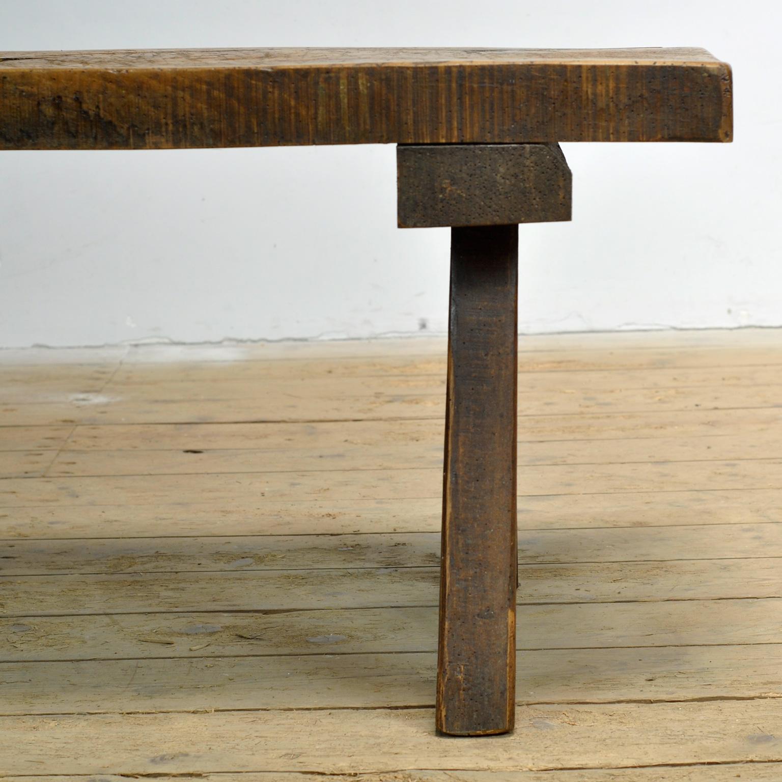 oak coffee table, circa 1930s For Sale 1