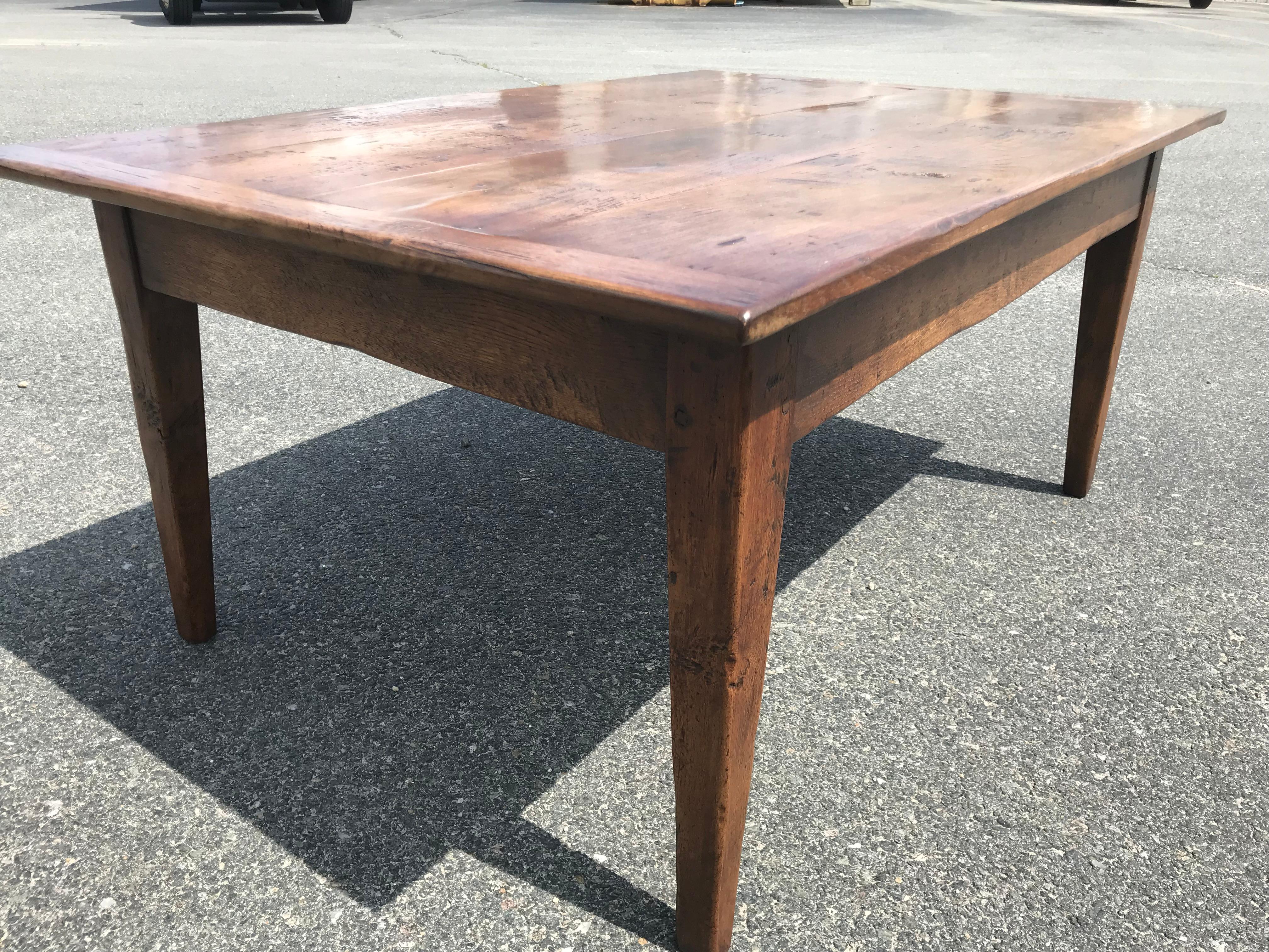 Oak Coffee Table In Excellent Condition In Nantucket, MA