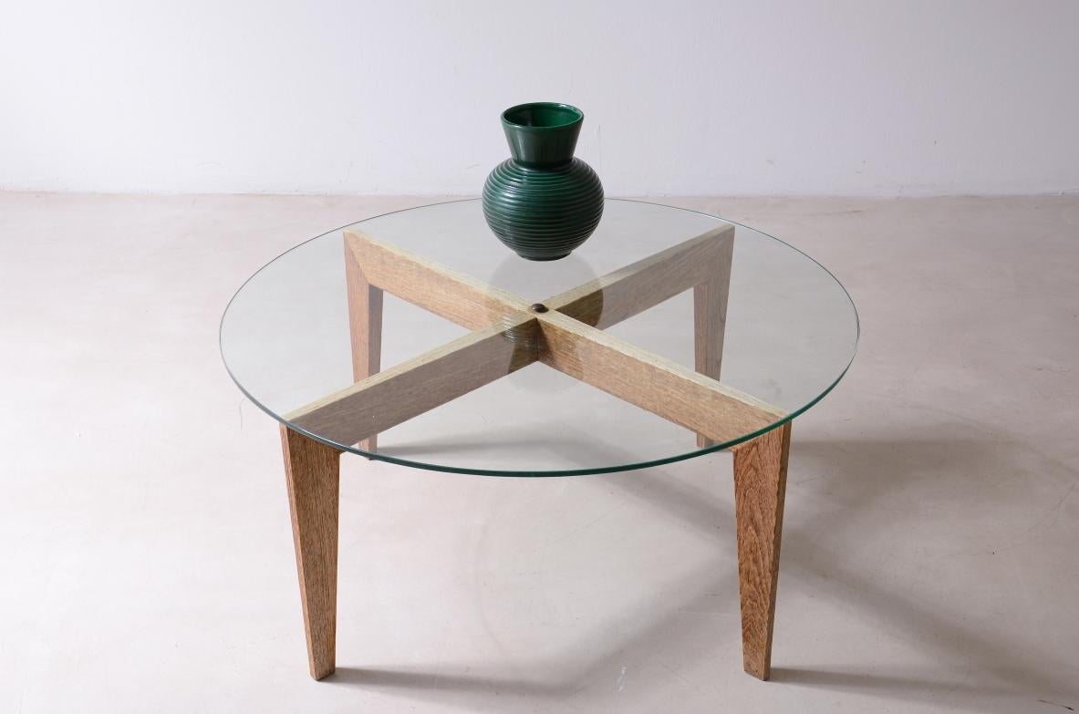 Mesa de centro de roble con travesaño atribuida a Gio Ponti Italiano en venta