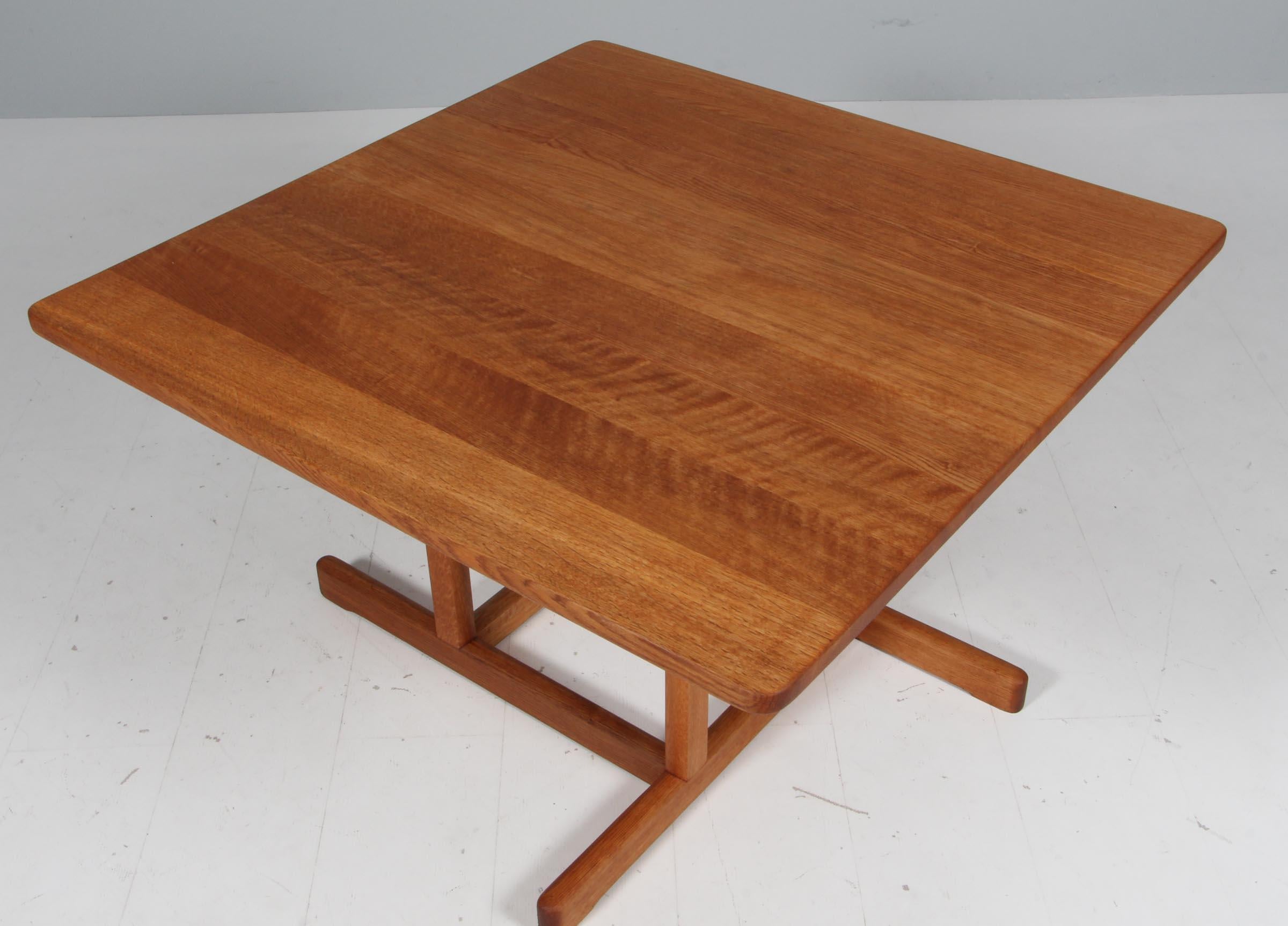 Danois Table basse en Oak avec cadre perpendiculaire par Børge Mogensen, Modèle #271 en vente
