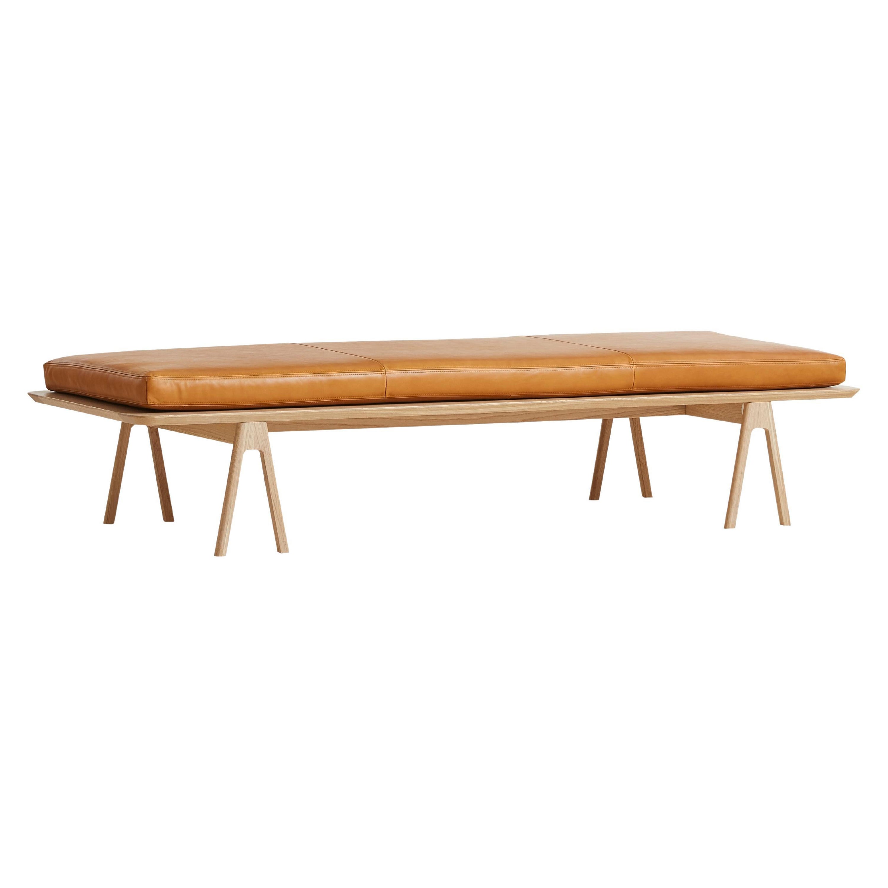 Cama de día de cuero roble coñac by Msds Studio