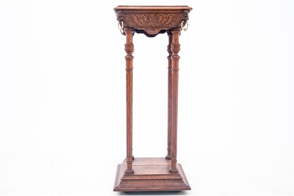 Late 19th Century Oak Column - pedestal, France, around 1880. For Sale