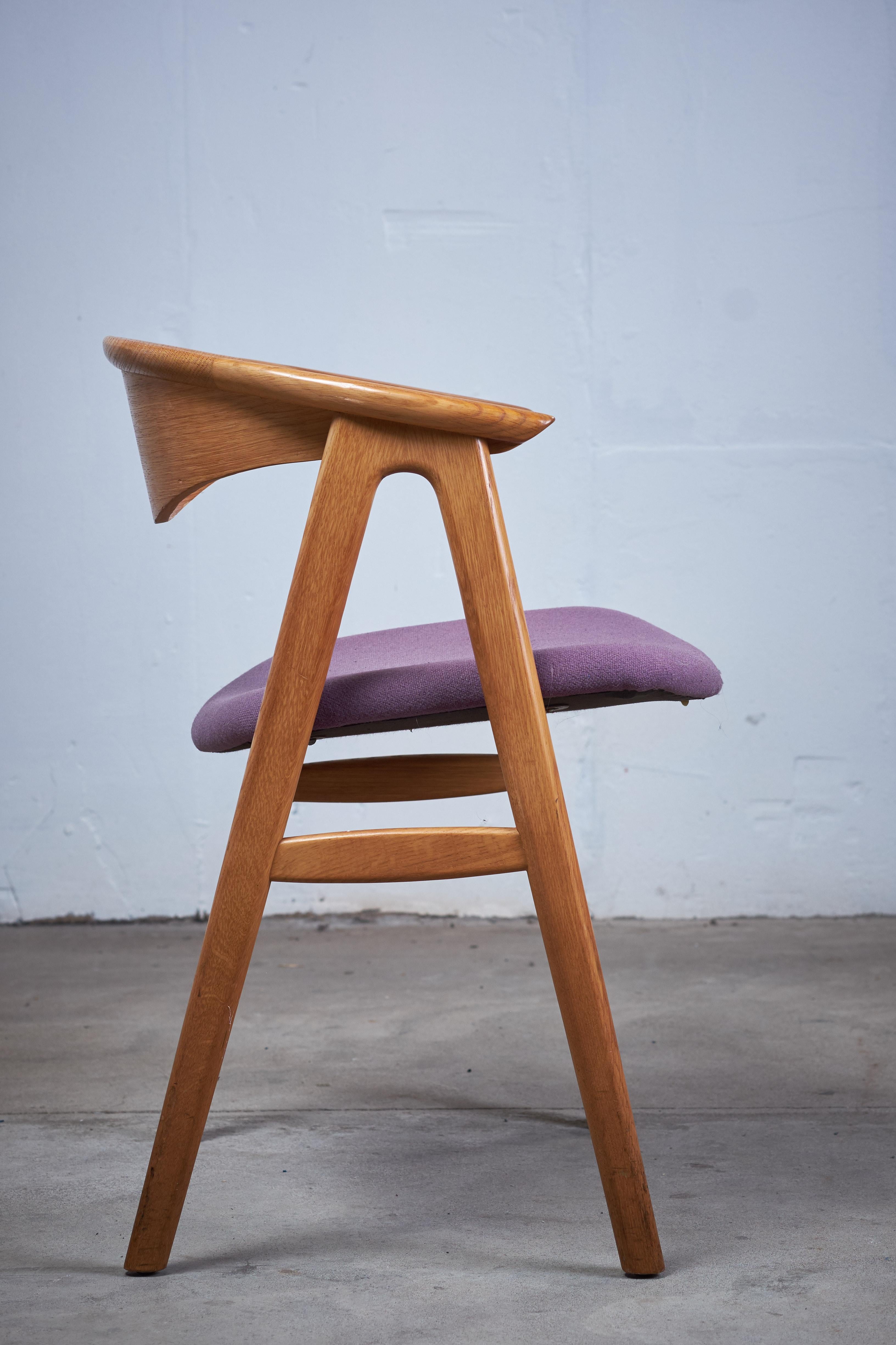Oak Compass Chair by Erik Kirkegaard for Høng Stolefabrik, 1960s For Sale 1