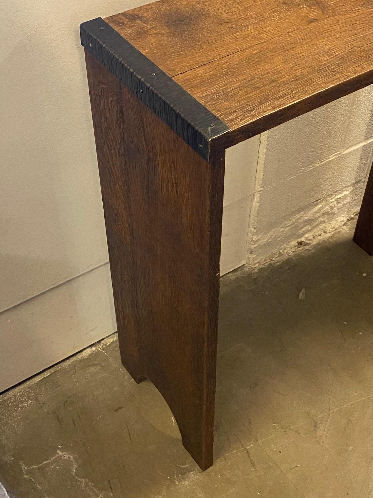 Metà XX secolo Tavolino da salotto in Oak, nello stile di Pelletier e Jourdain, Francia, anni '30 in vendita