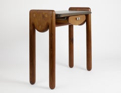 Konsolentisch aus Eichenholz mit maßgefertigten Beschlägen von Jackrabbit Studio