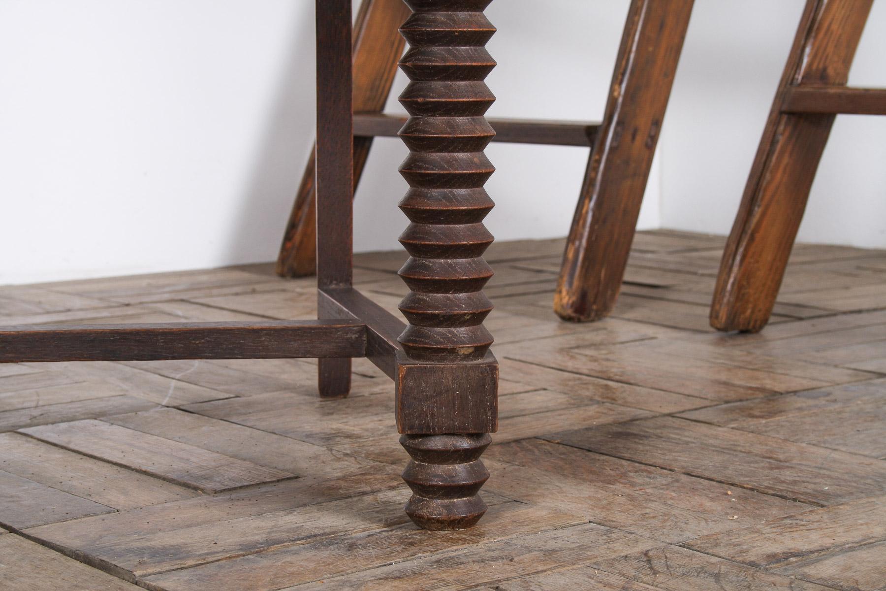 Poltrona cavatappi in Oak del 1950 con seduta in paglia attribuita a Charles Dudouyt in vendita 4