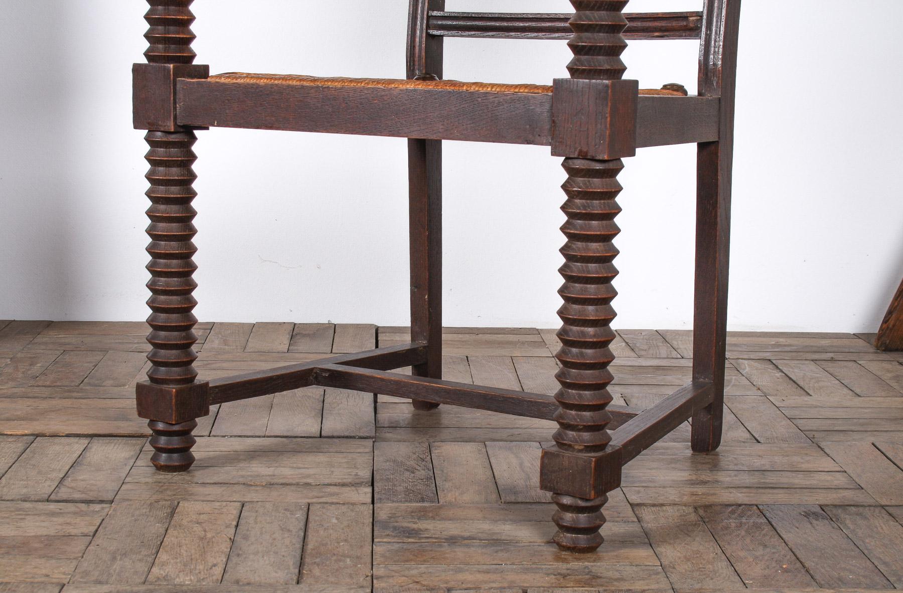 Poltrona cavatappi in Oak del 1950 con seduta in paglia attribuita a Charles Dudouyt in vendita 3