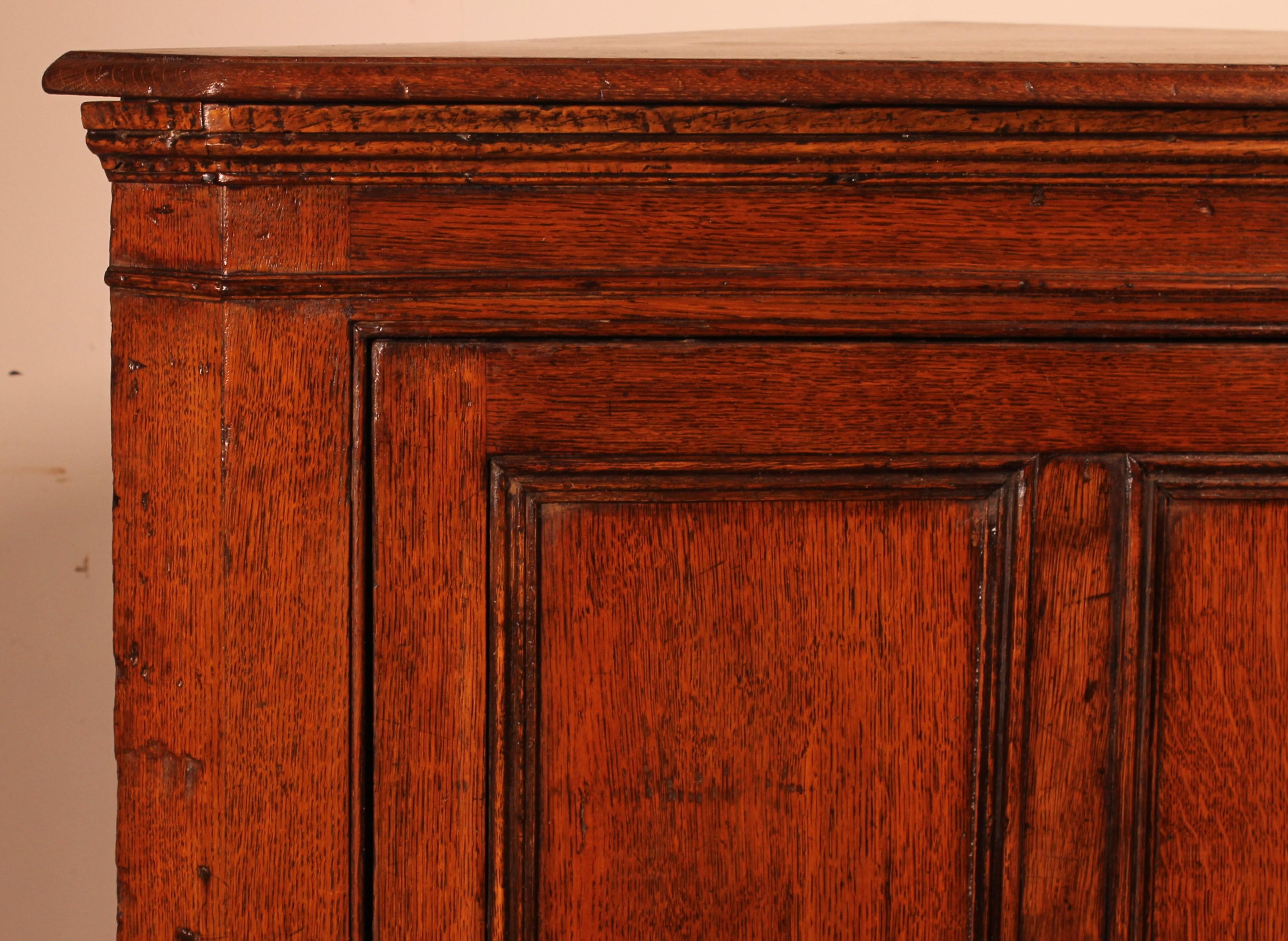 Oak Corner Cupboard Circa 1800 For Sale 3