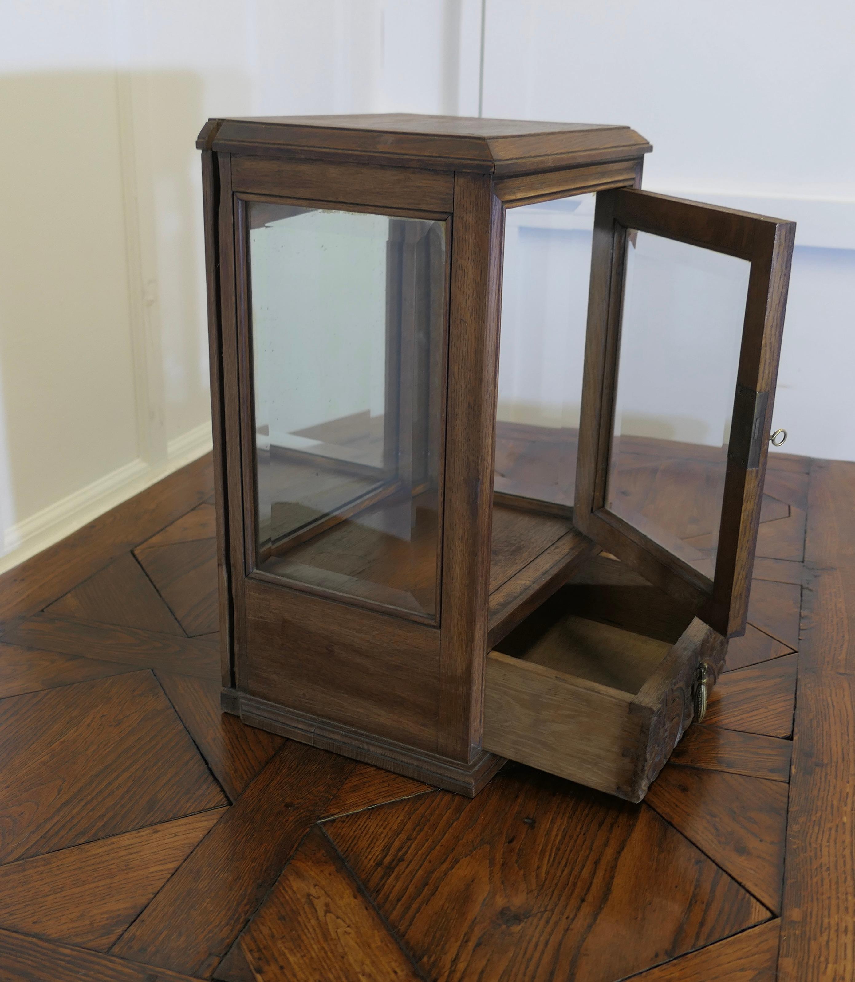 Oak Counter top Display Cabinet with Drawer  A useful little cabinet For Sale 2