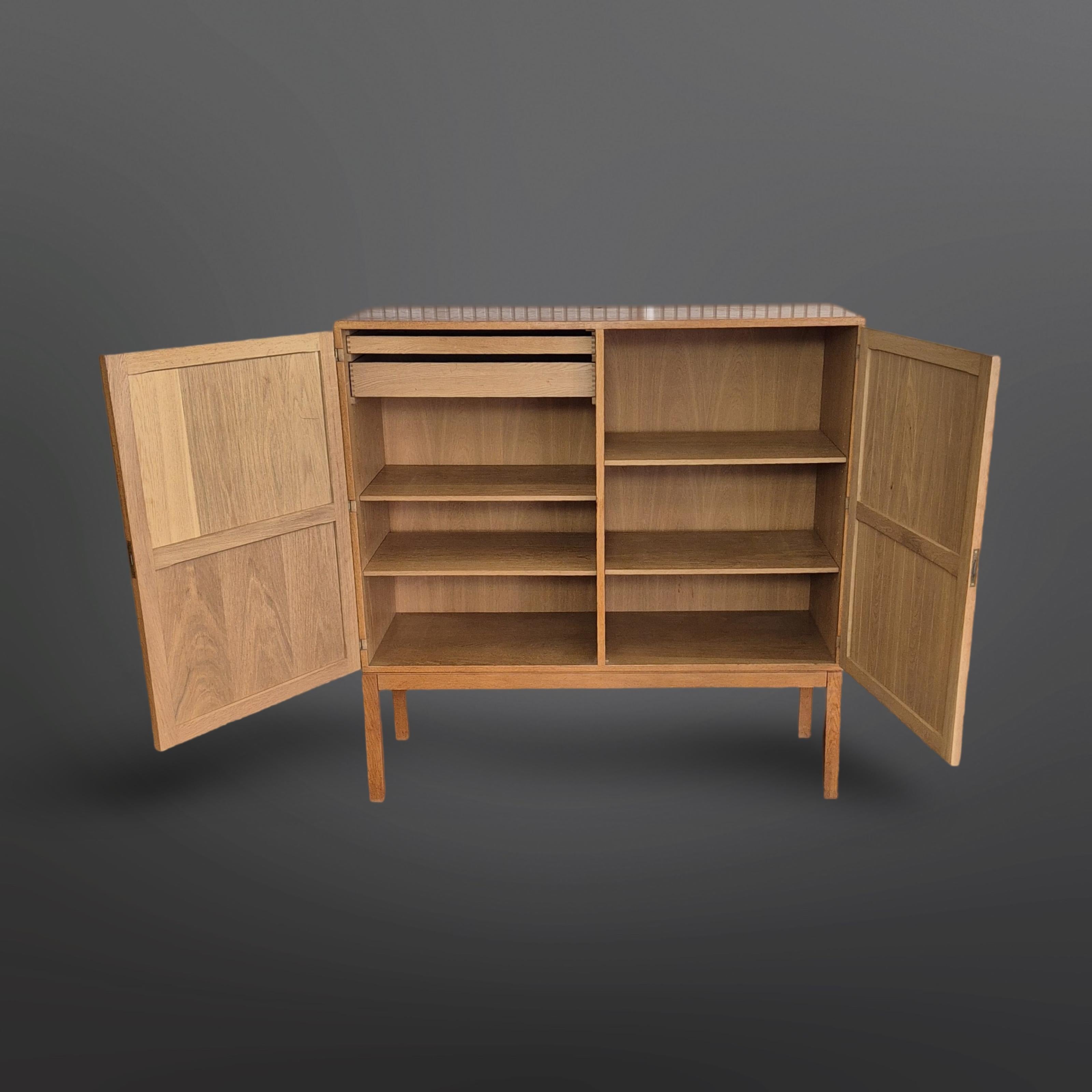 Credenza in Oak di Kurt Østervig per ab Randers, Danimarca 1960 in vendita 2