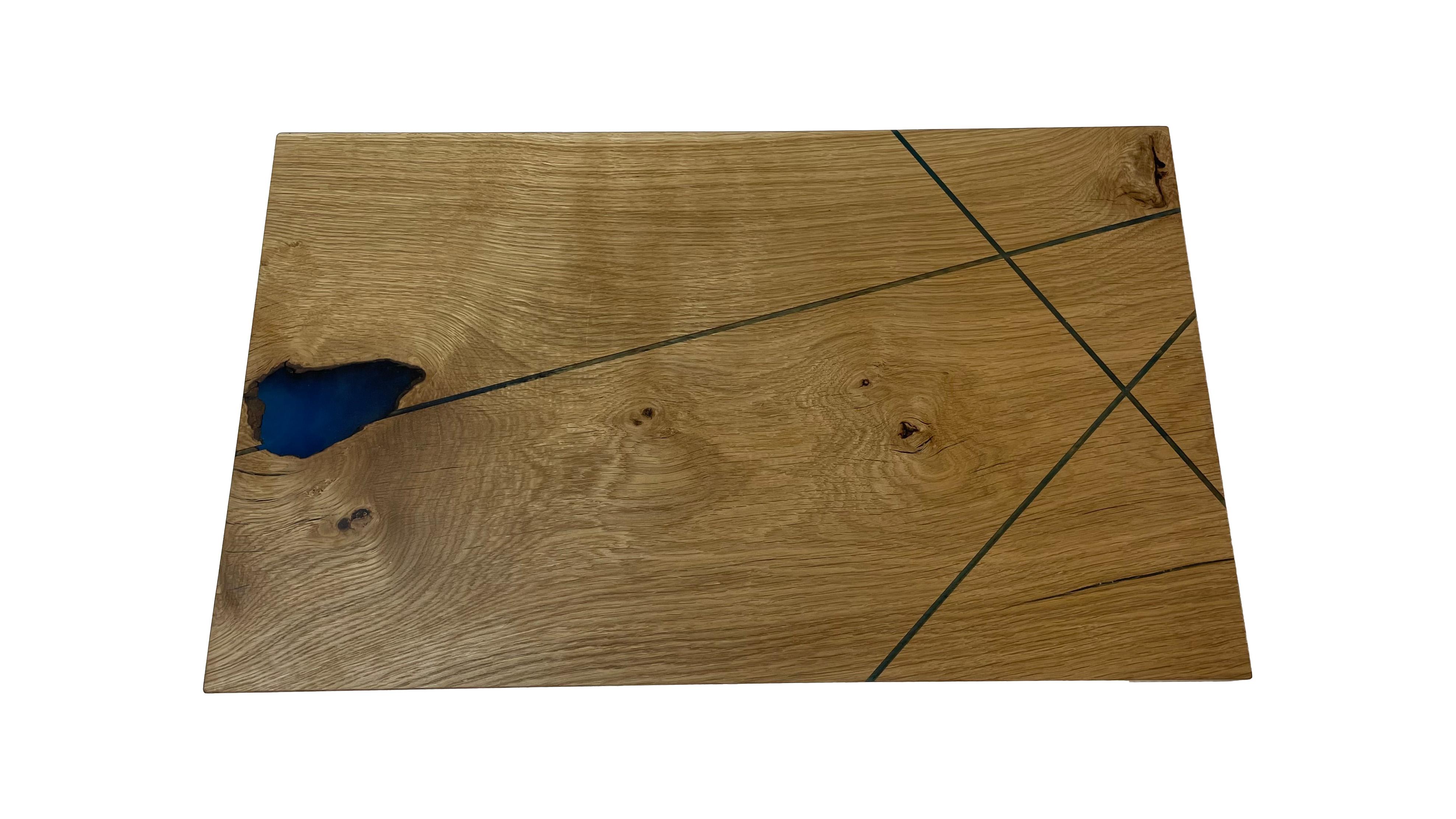 German Oak cutting board with blue fine expocide resin lines For Sale