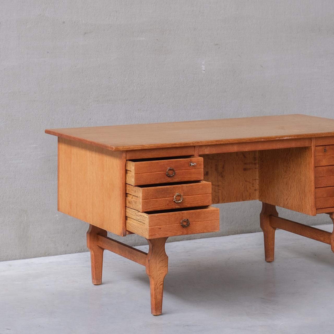 Oak Danish Midcentury Desk Attributed. to Henning Kjaernulf For Sale 7