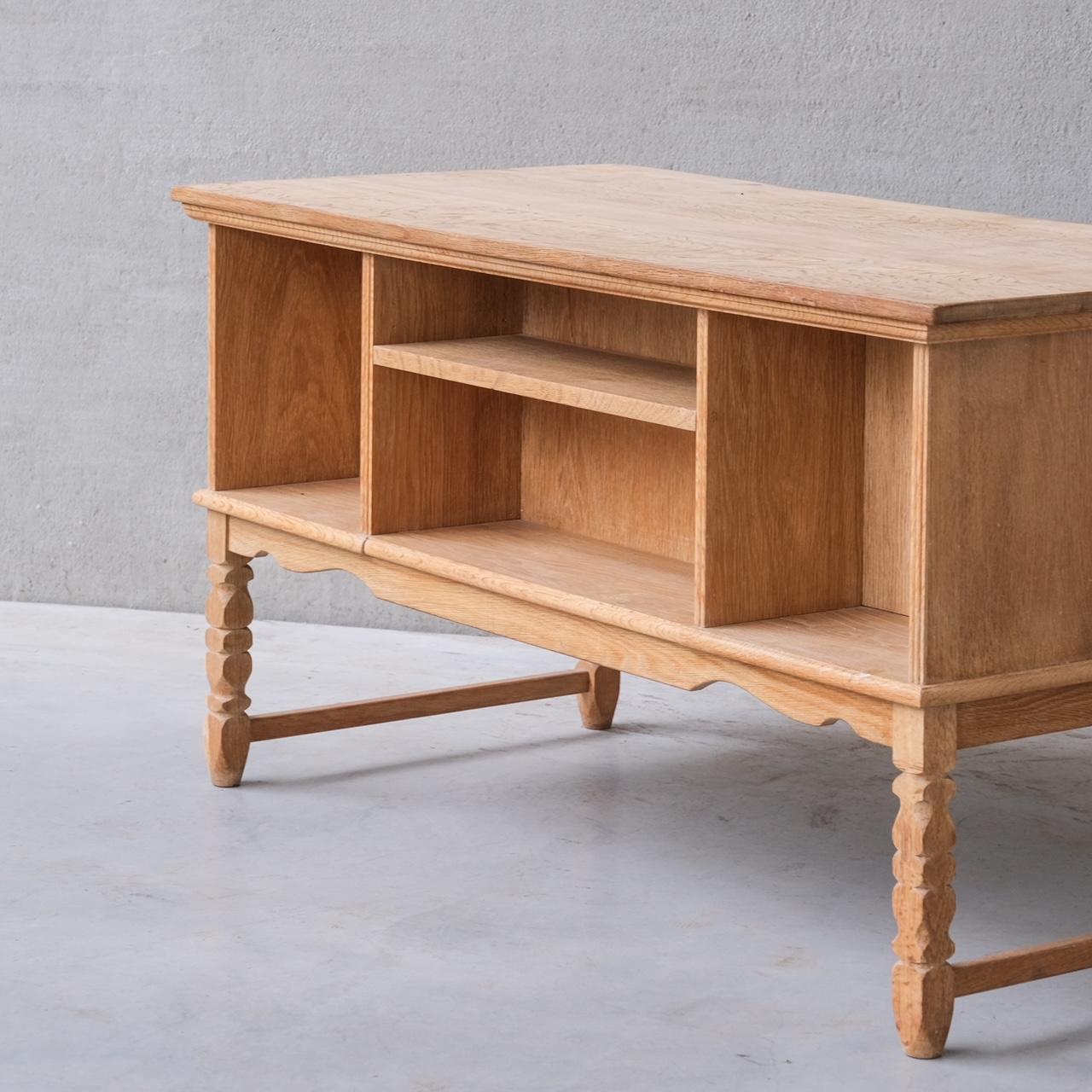 Oak Danish Mid-Century Desk attr. to Henning Kjaernulf For Sale 5