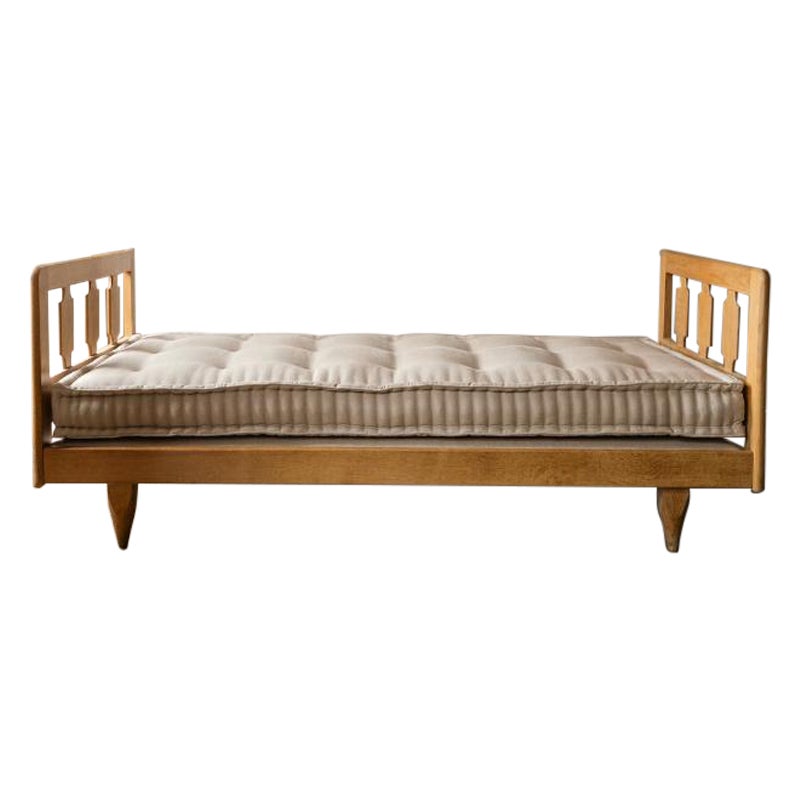 Oak Daybed by Guillerme 
Chambron, 1960s in vendita