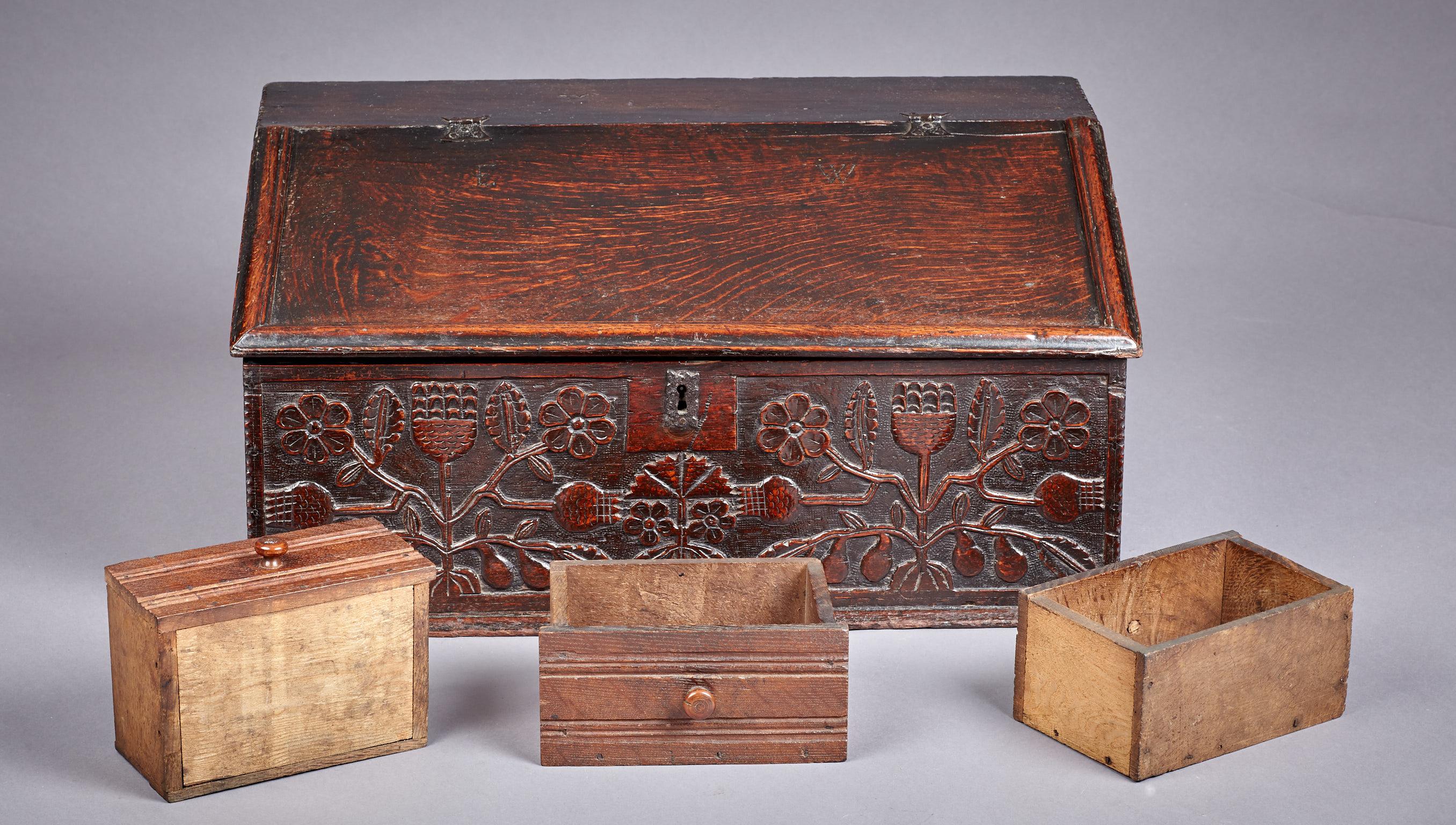 Oak Desk Box, Charles II period, Lancashire, circa 1660-1670 For Sale 3