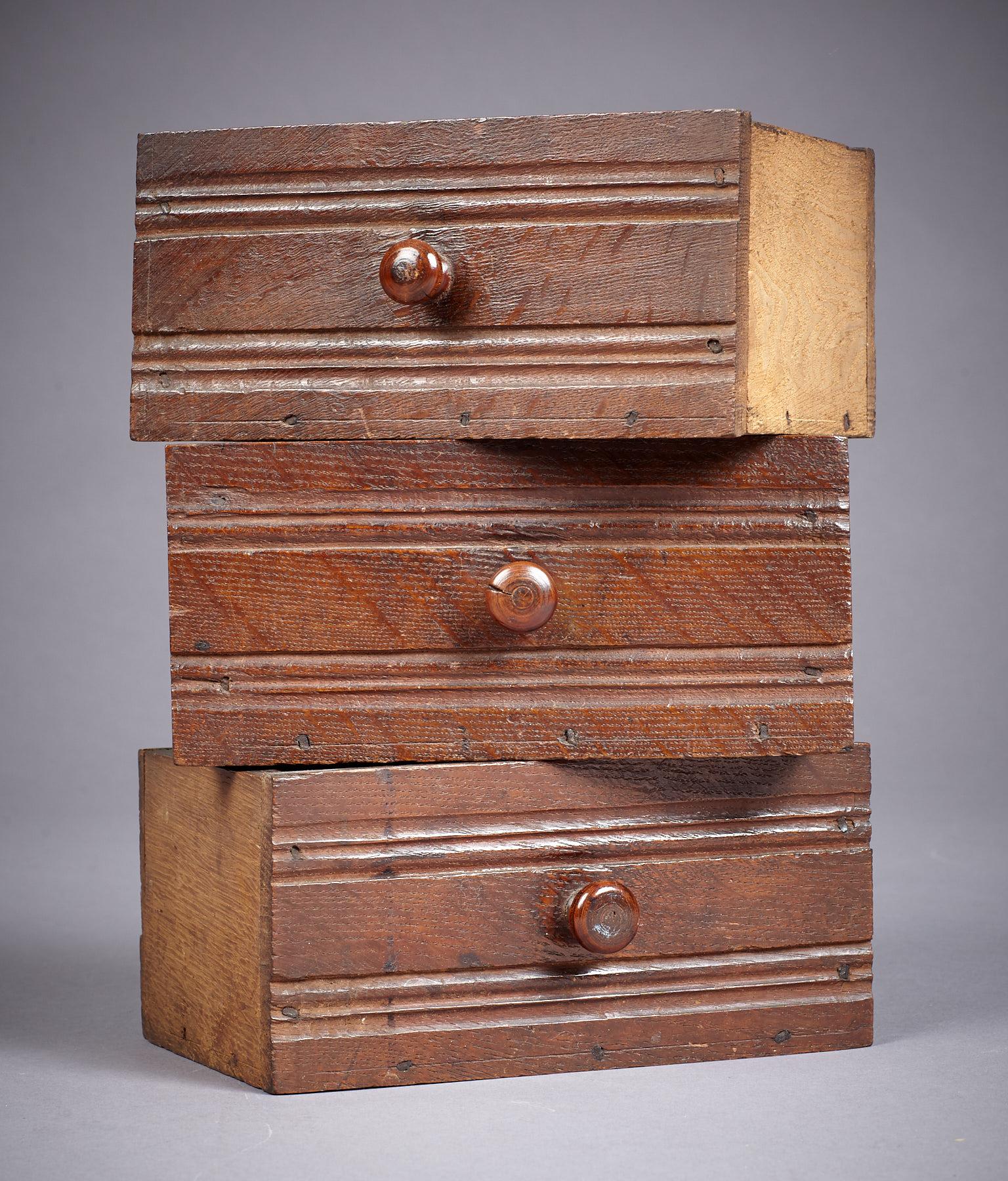 Oak Desk Box, Charles II period, Lancashire, circa 1660-1670 For Sale 4