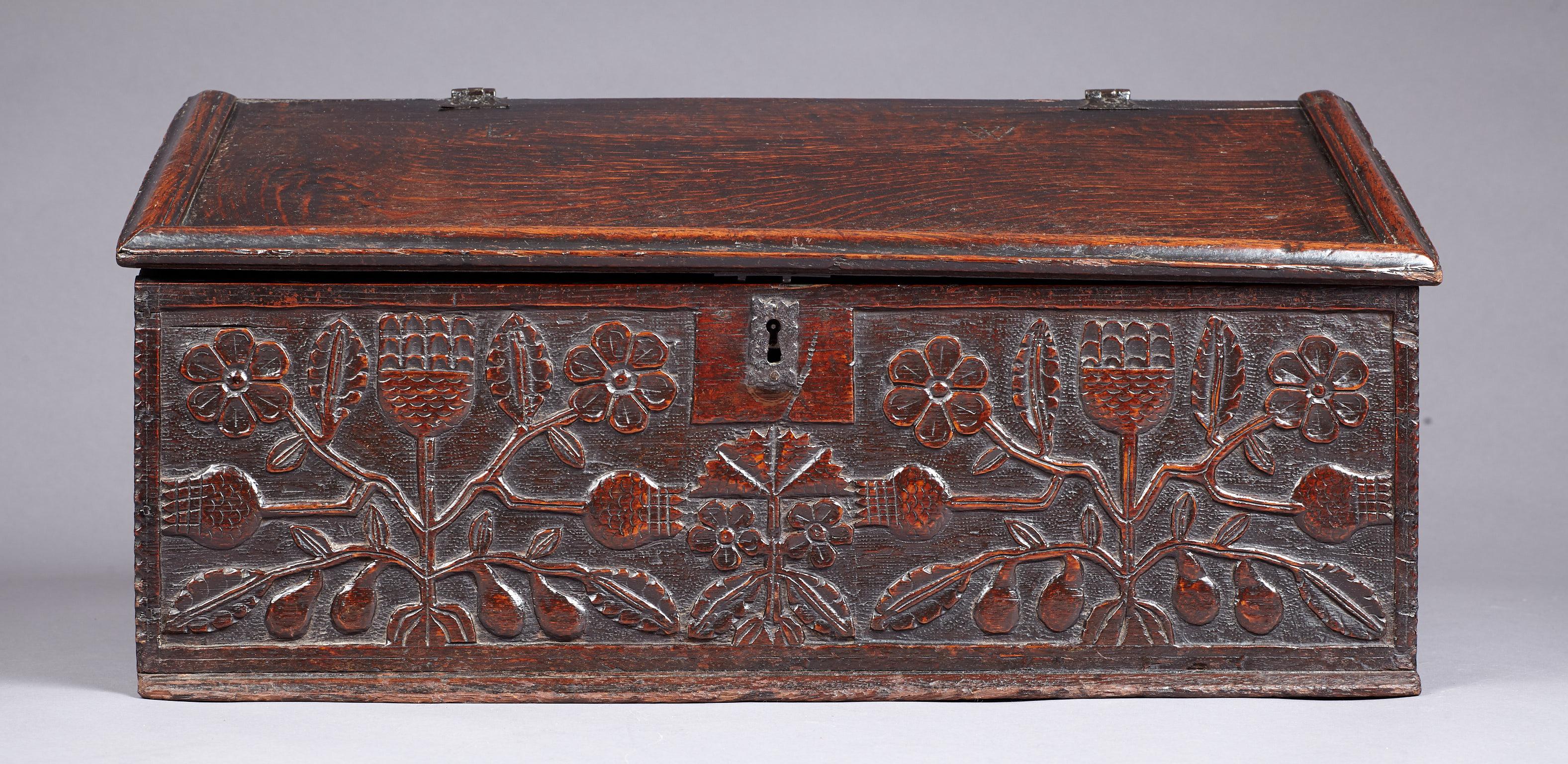 Oak Desk Box, Charles II period, Lancashire, circa 1660-1670 For Sale 8