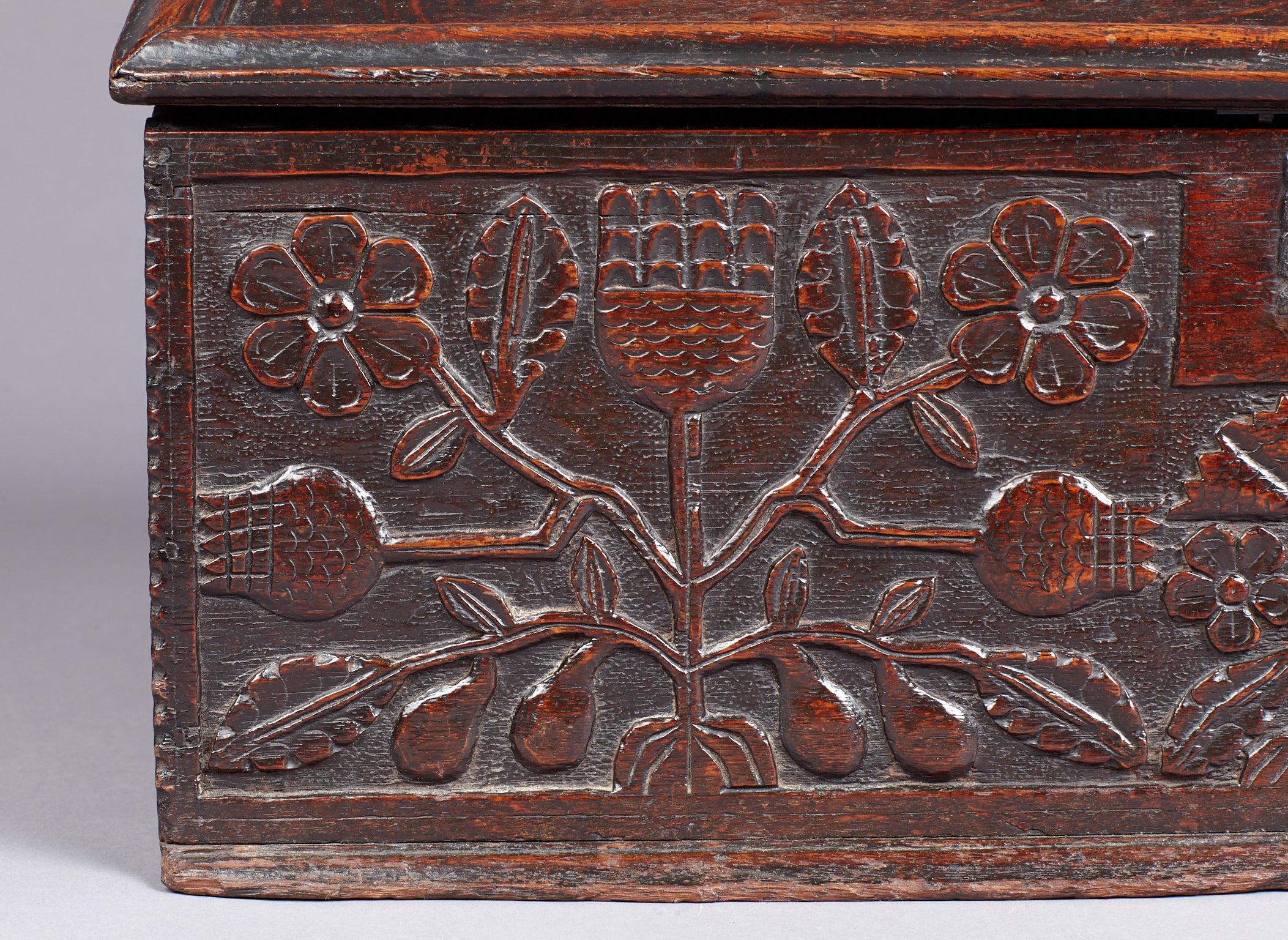 Oak Desk Box, Charles II period, Lancashire, circa 1660-1670 In Good Condition For Sale In Matlock, Derbyshire