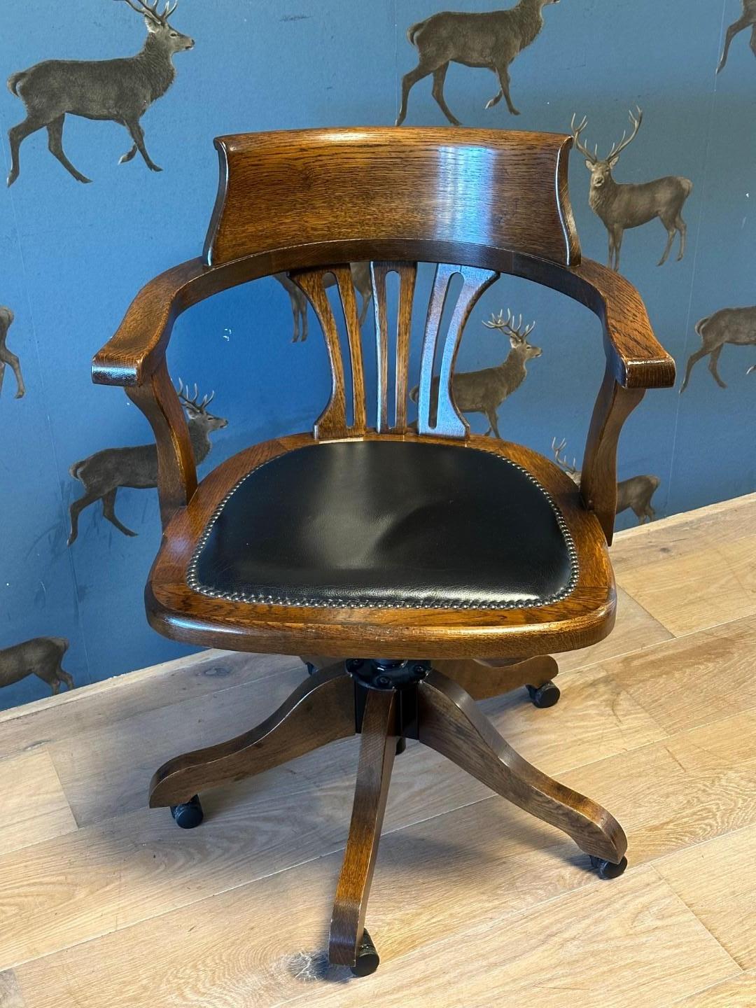 Schreibtischstuhl OAK (Niederländisch) im Angebot