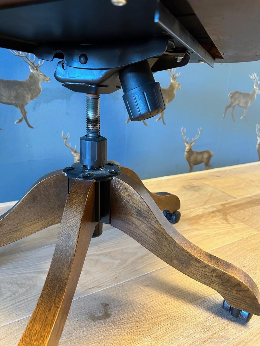 Schreibtischstuhl OAK (Eichenholz) im Angebot