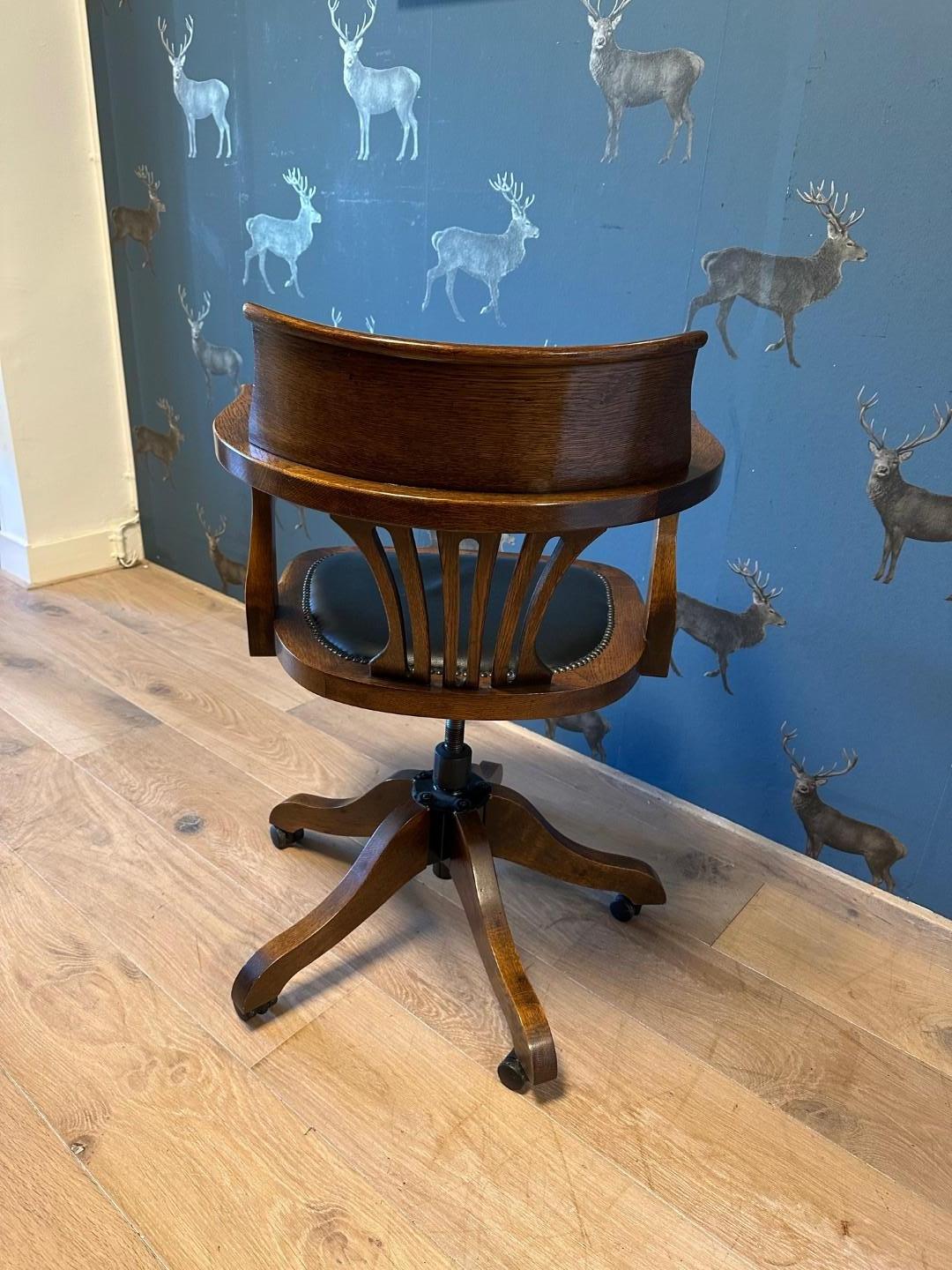 Schreibtischstuhl OAK im Angebot 1