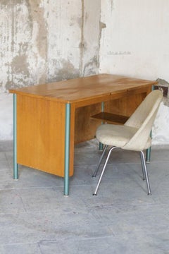 Escritorio de roble de los Talleres Jean Prouvé, 1950