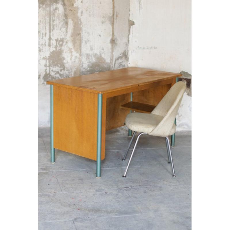Oak Desk from Jean Prouvé Workshops, 1950 In Excellent Condition For Sale In Andrézieux-Bouthéon, FR