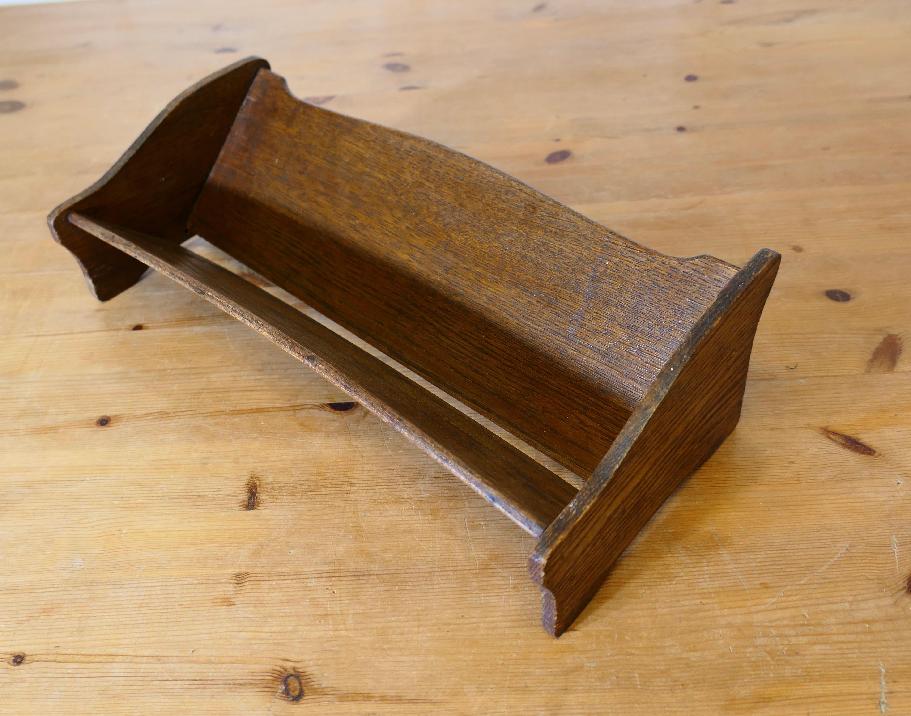 OAK Desk Top Book Trough (Arts and Crafts) im Angebot