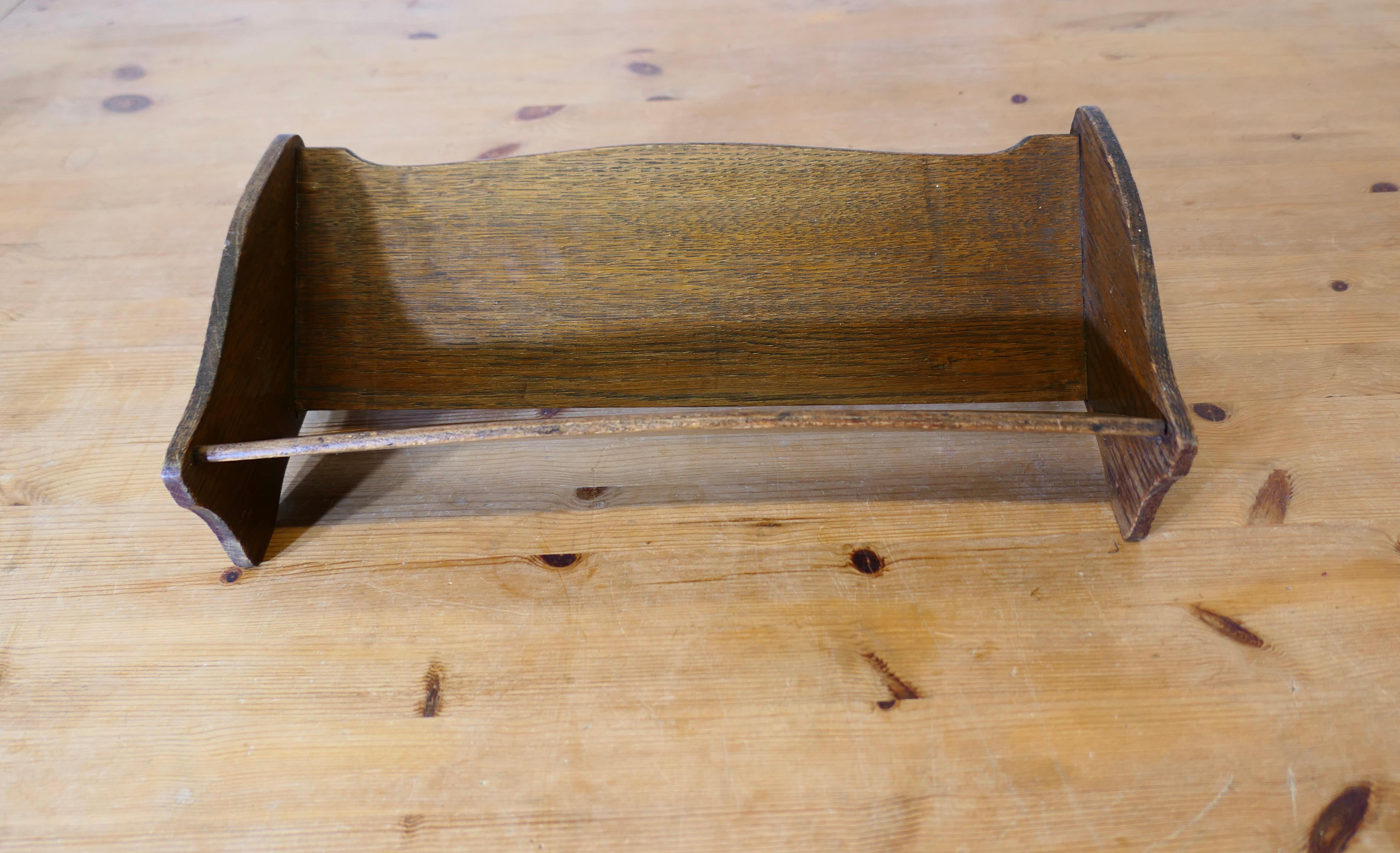 OAK Desk Top Book Trough (19. Jahrhundert) im Angebot
