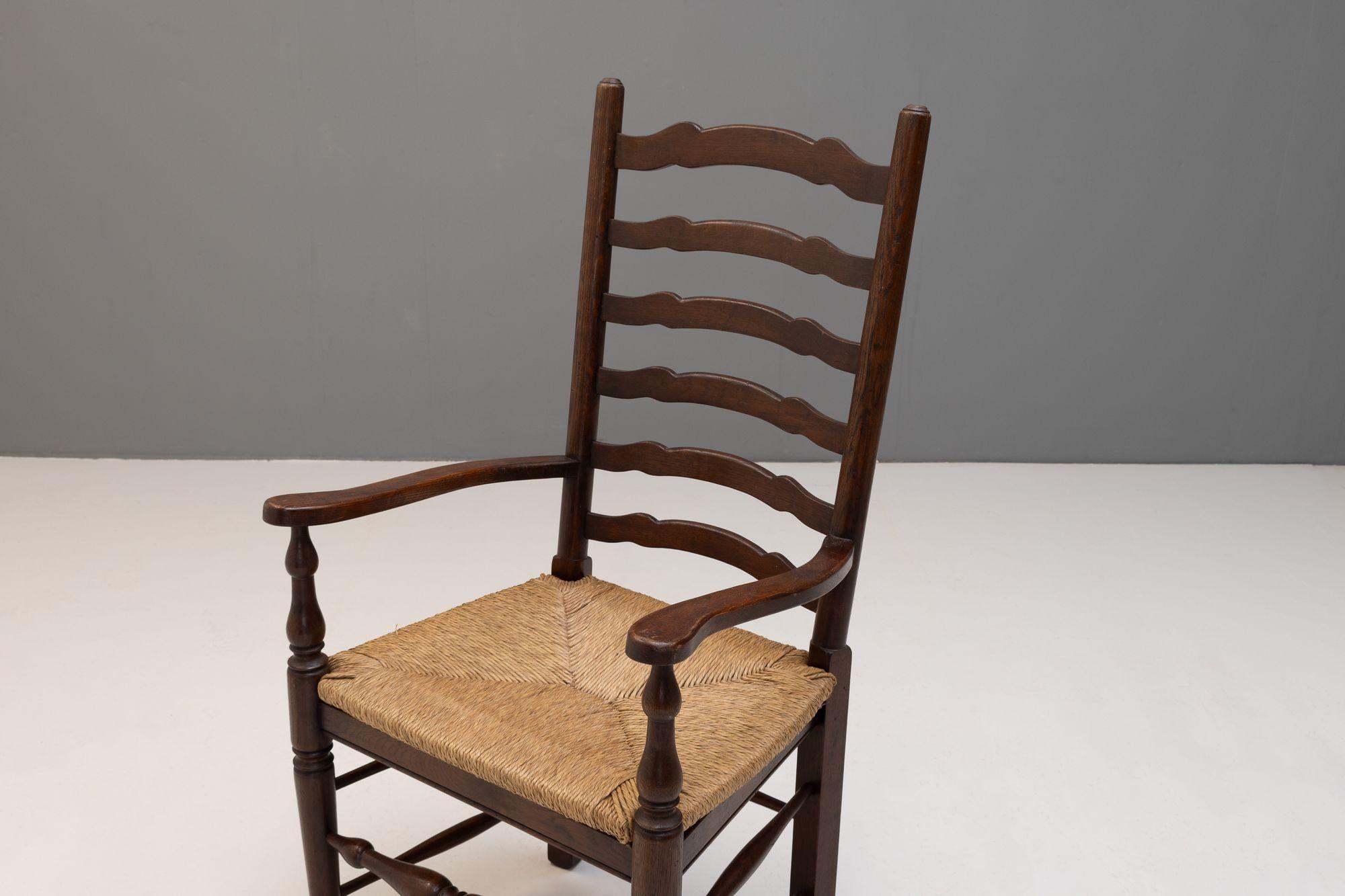 Oak Dining Chairs In Good Condition For Sale In London, England