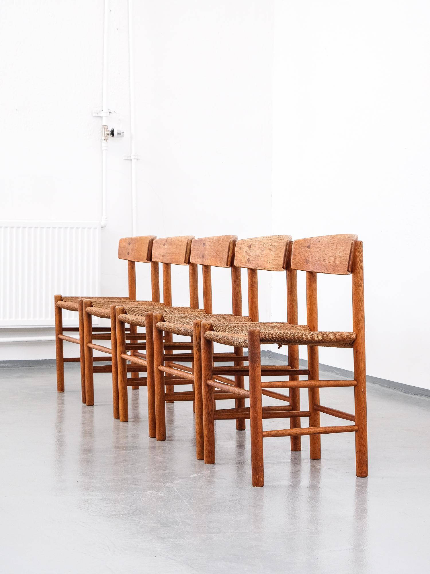 Nice set of vintage model J39 five dining chairs. This chair, nicknamed 