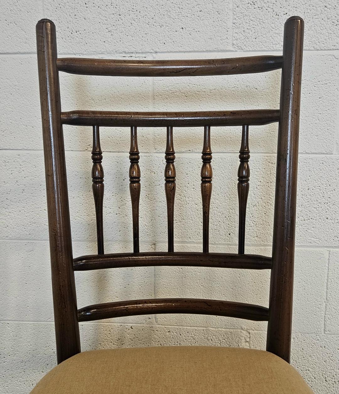Oak Dining Chairs Traditional English Tudor Style In Good Condition For Sale In Toronto, CA