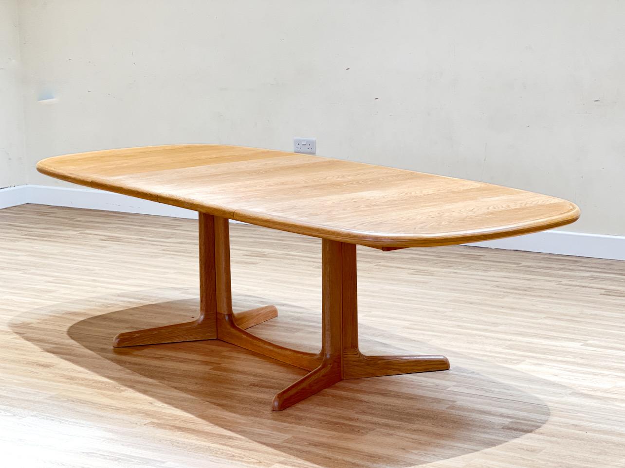 Danish Oak Dining set, Ten Möller chairs with a Gudman table For Sale