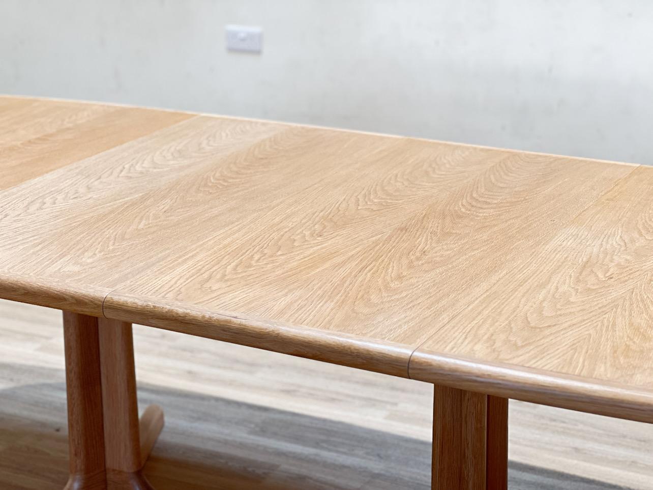 20th Century Oak Dining set, Ten Möller chairs with a Gudman table For Sale