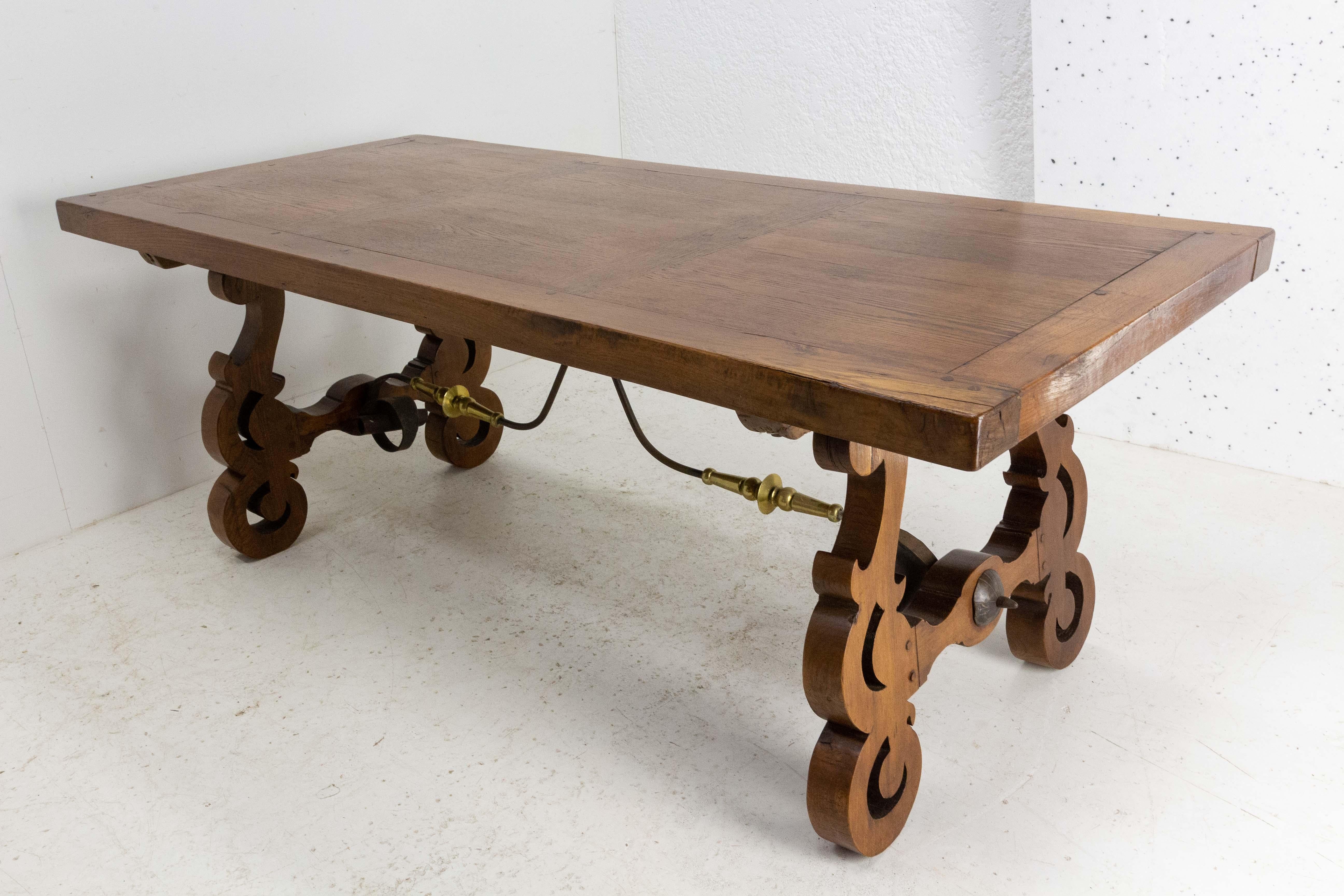 Oak Dining Table Basque Spanish Renaissance Revival Refectory Midcentury, Mid-C. In Good Condition In Labrit, Landes