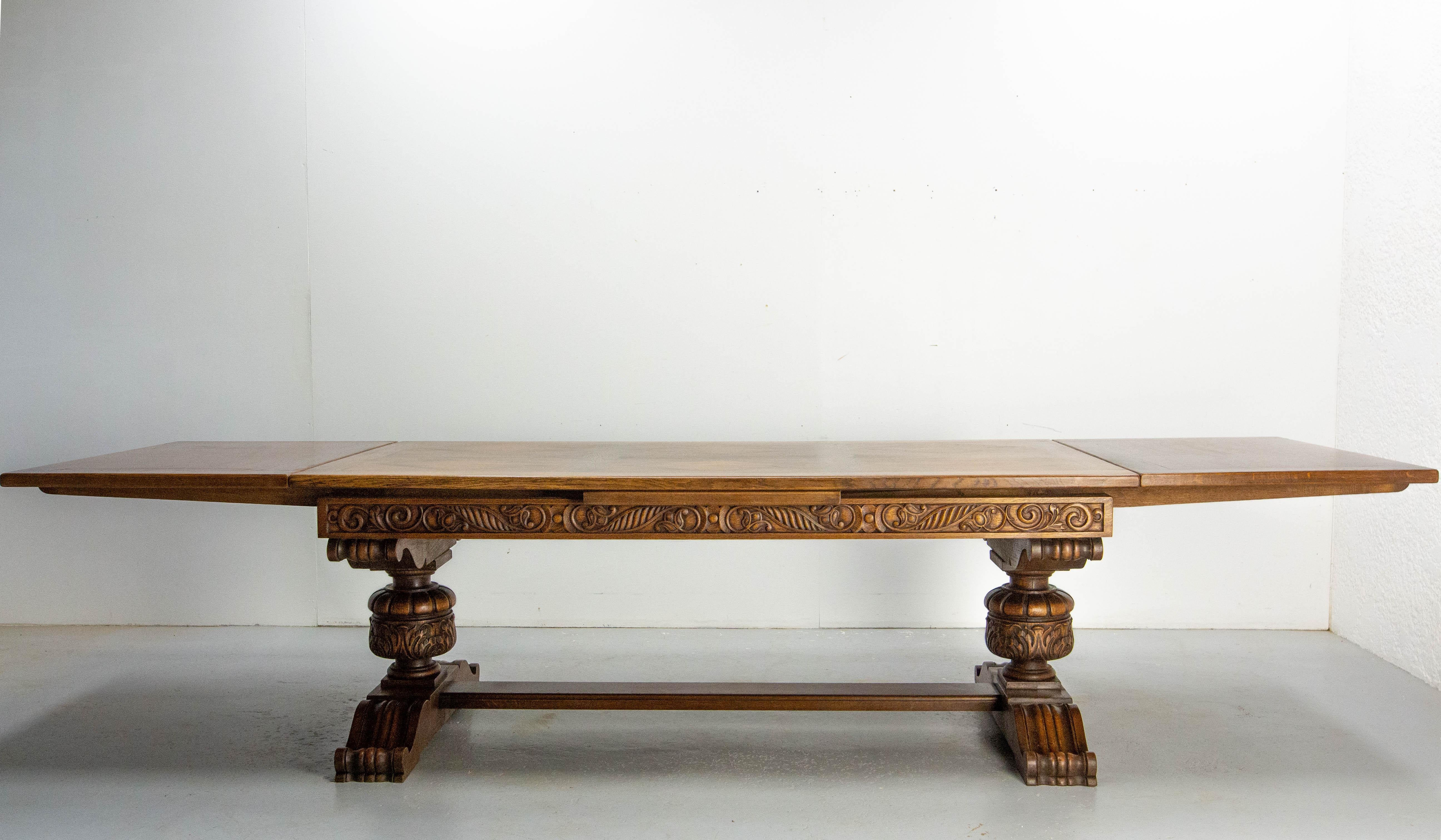 Table de salle à manger de réfectoire néo-Renaissance avec plateau en parquet de diamants en vente 2