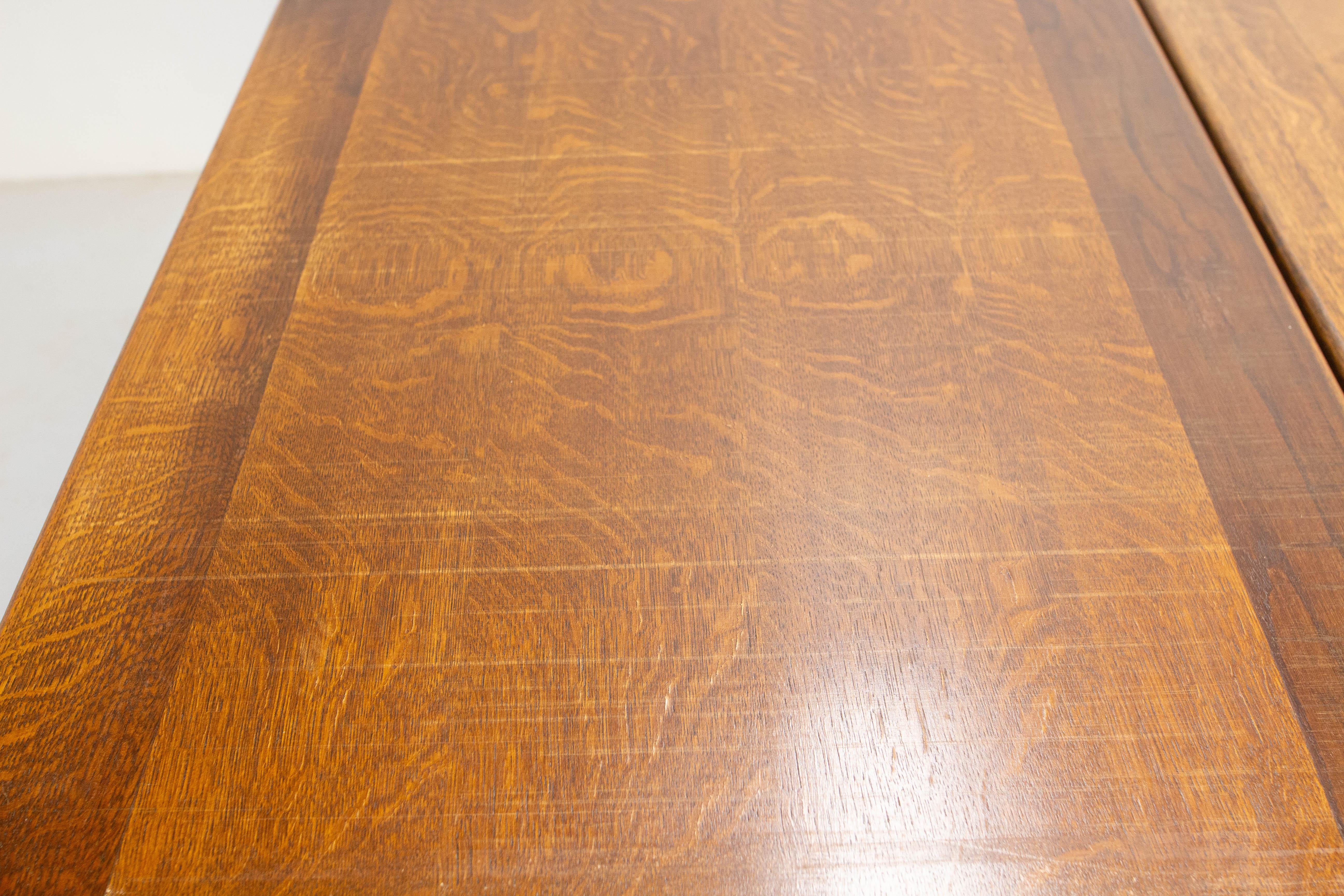 Table de salle à manger de réfectoire néo-Renaissance avec plateau en parquet de diamants en vente 4