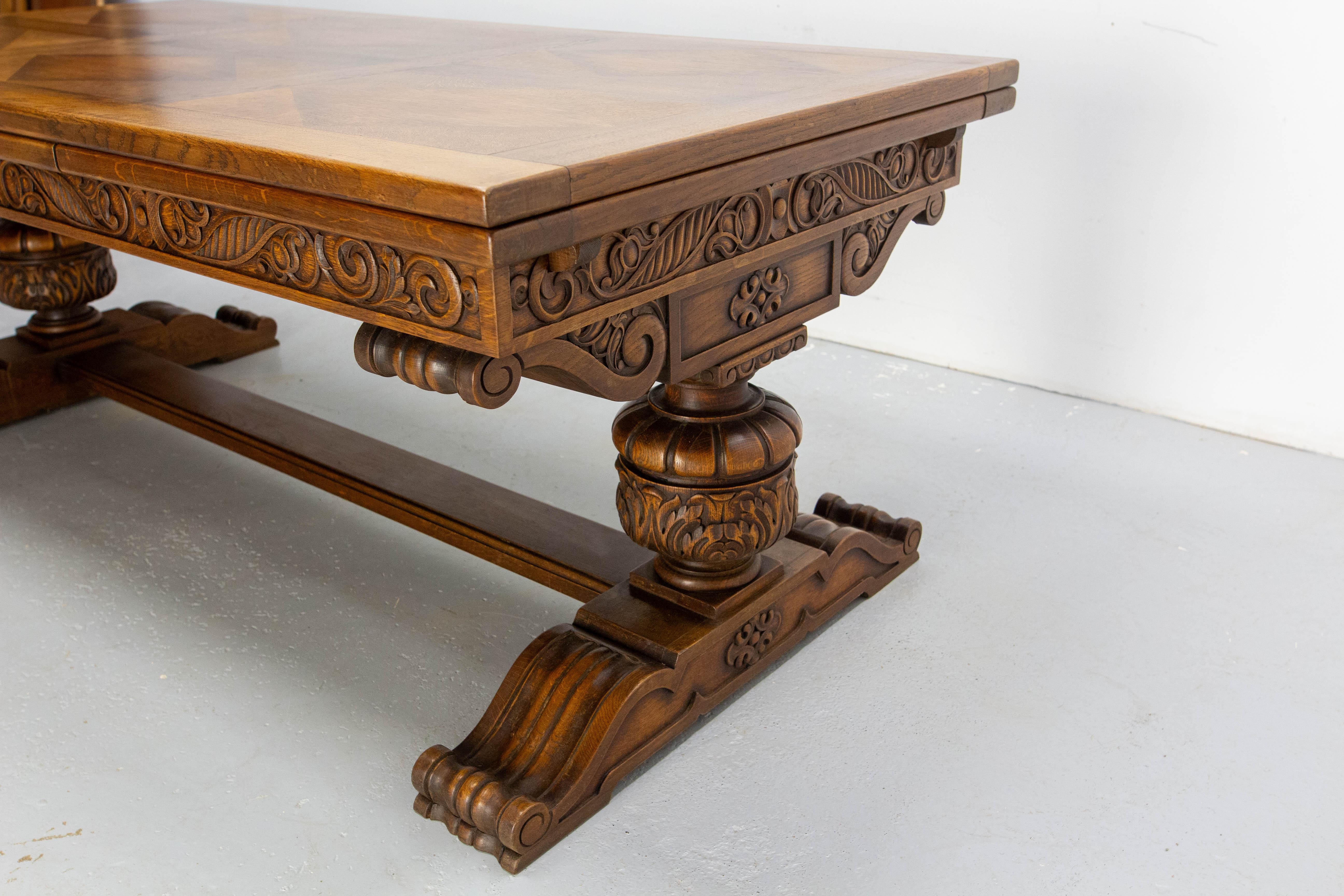 Néo-Renaissance Table de salle à manger de réfectoire néo-Renaissance avec plateau en parquet de diamants en vente