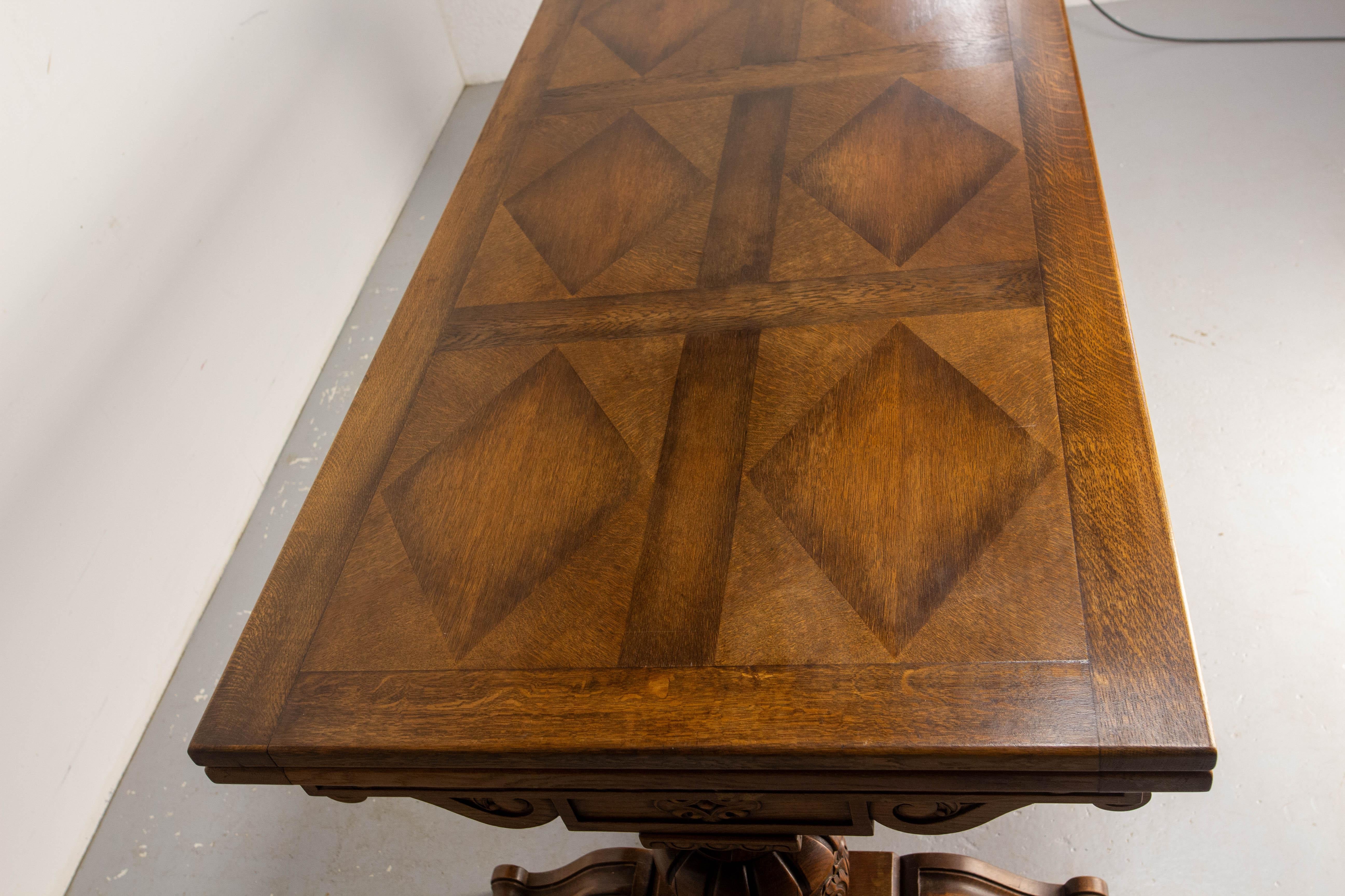 Chêne Table de salle à manger de réfectoire néo-Renaissance avec plateau en parquet de diamants en vente
