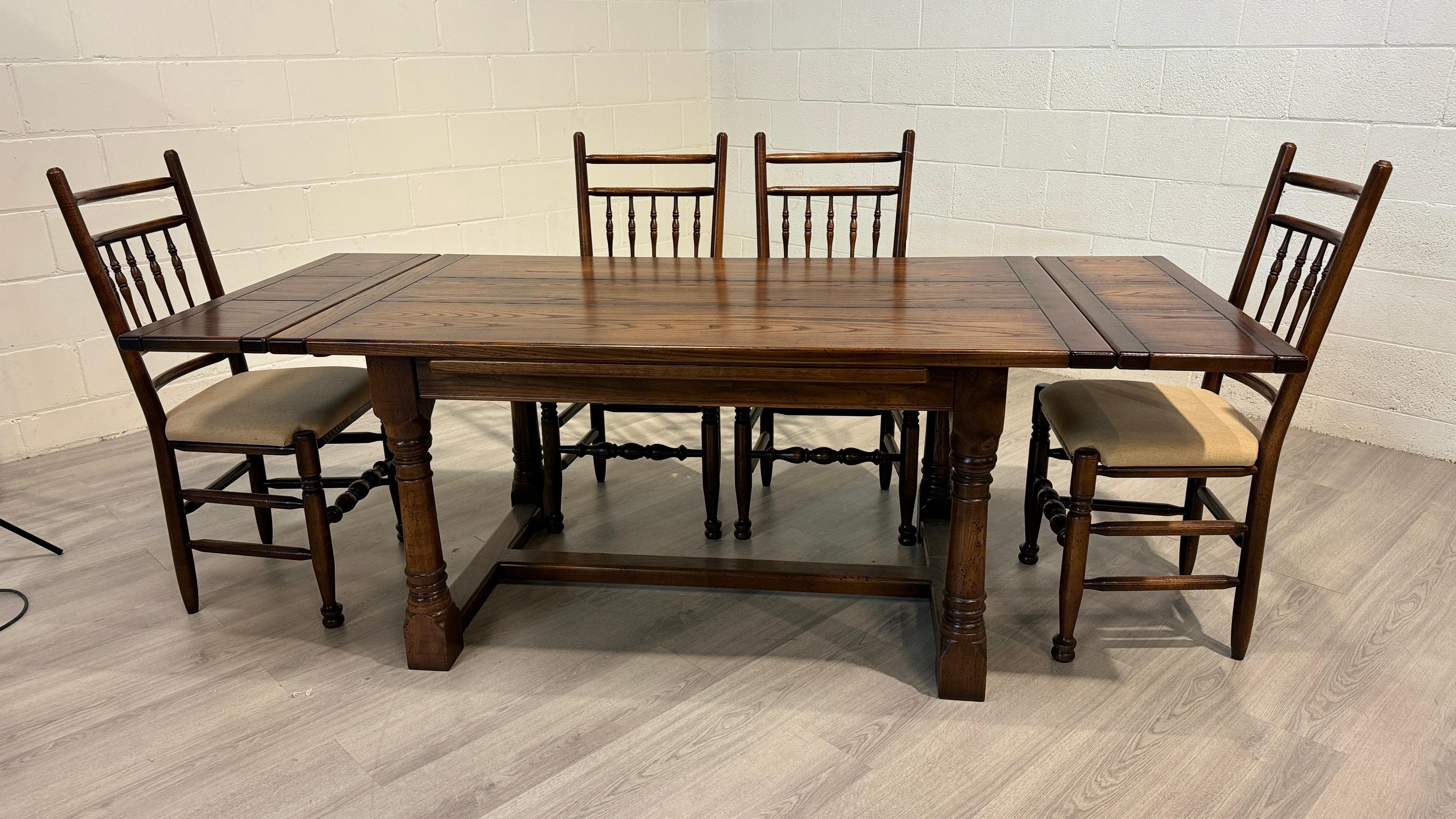 Mesa de Comedor de Roble-Tradicional Inglés Estilo Tudor, Hoja Extensible en venta 6