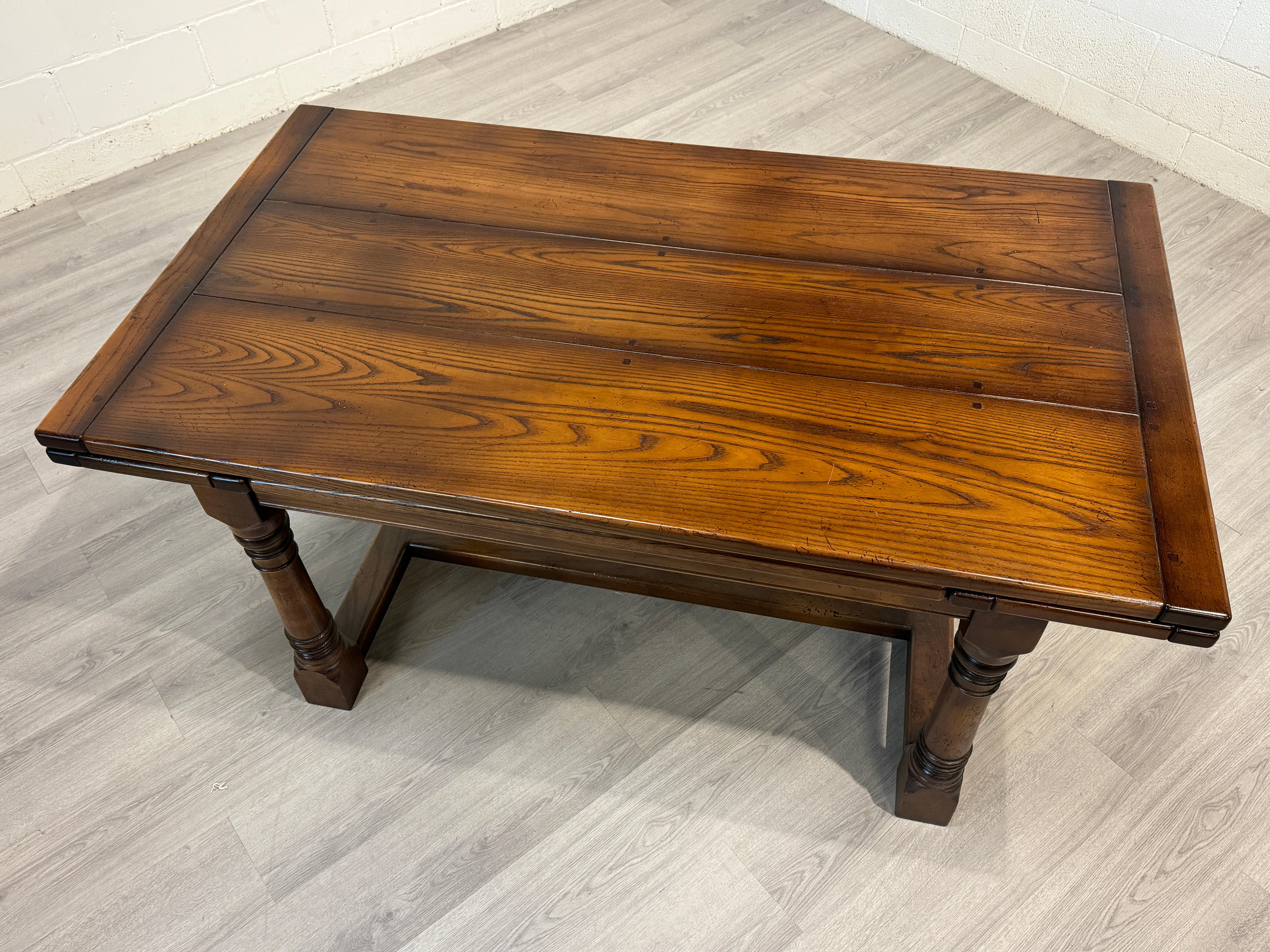 Mesa de Comedor de Roble-Tradicional Inglés Estilo Tudor, Hoja Extensible en venta 8