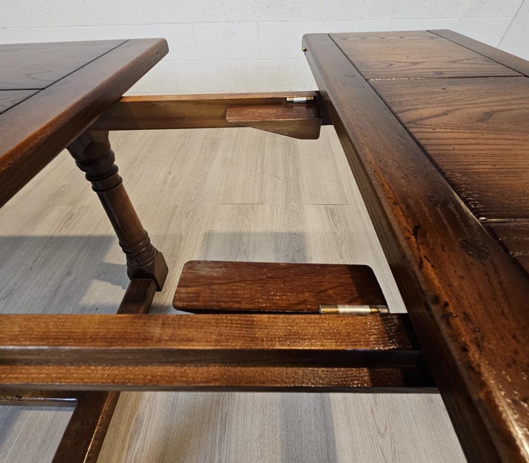 Mesa de Comedor de Roble-Tradicional Inglés Estilo Tudor, Hoja Extensible en venta 1
