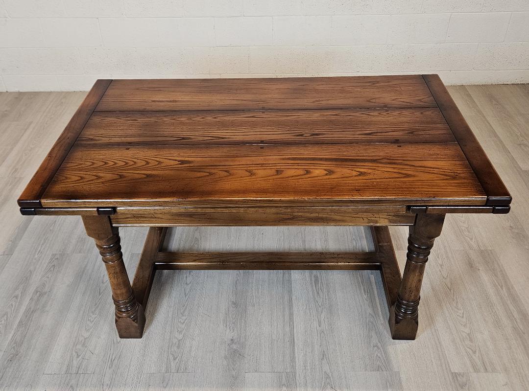 Mesa de Comedor de Roble-Tradicional Inglés Estilo Tudor, Hoja Extensible en venta 2