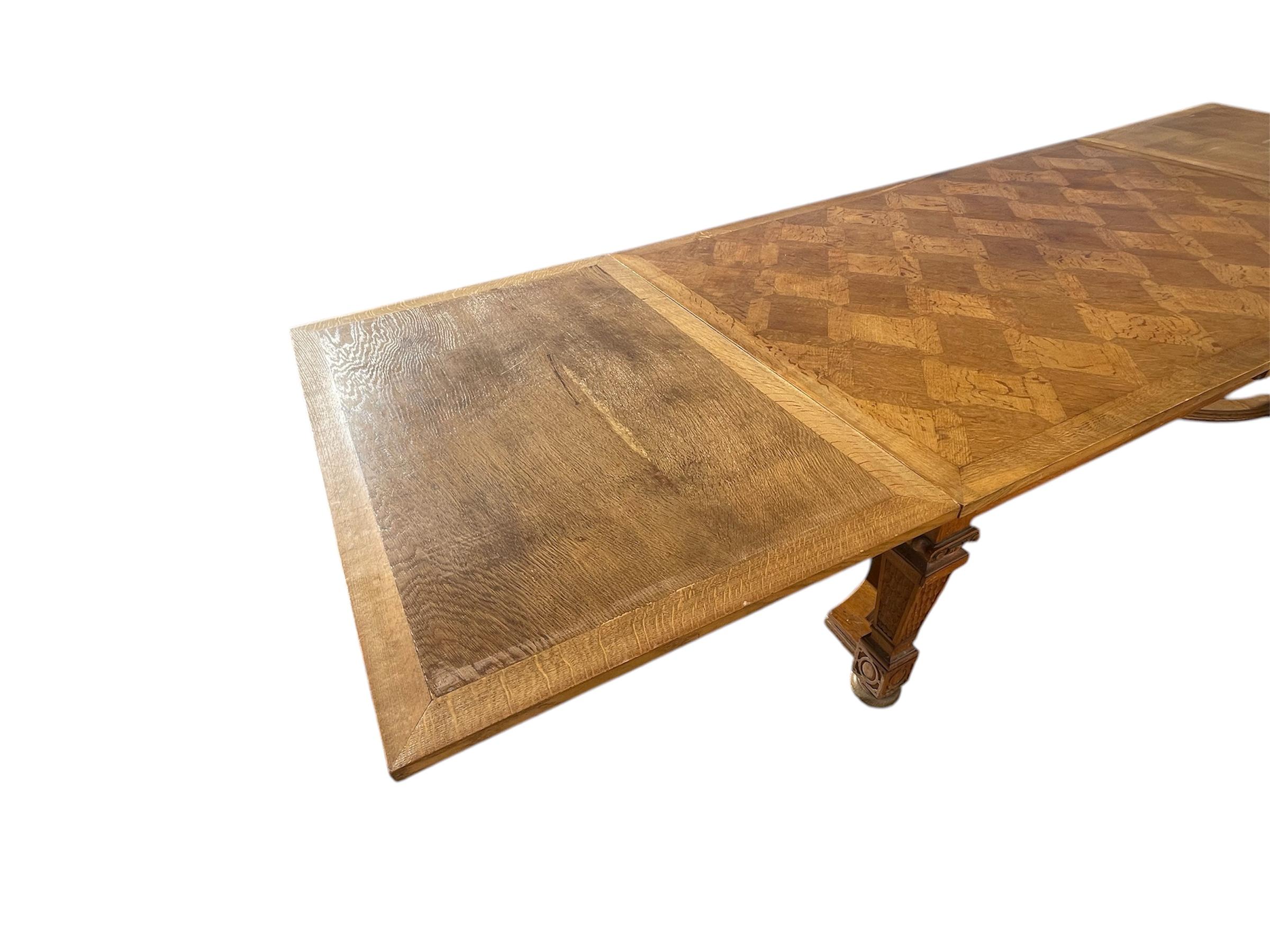 Mesa de comedor de roble con extensiones, siglo XIX en venta 5