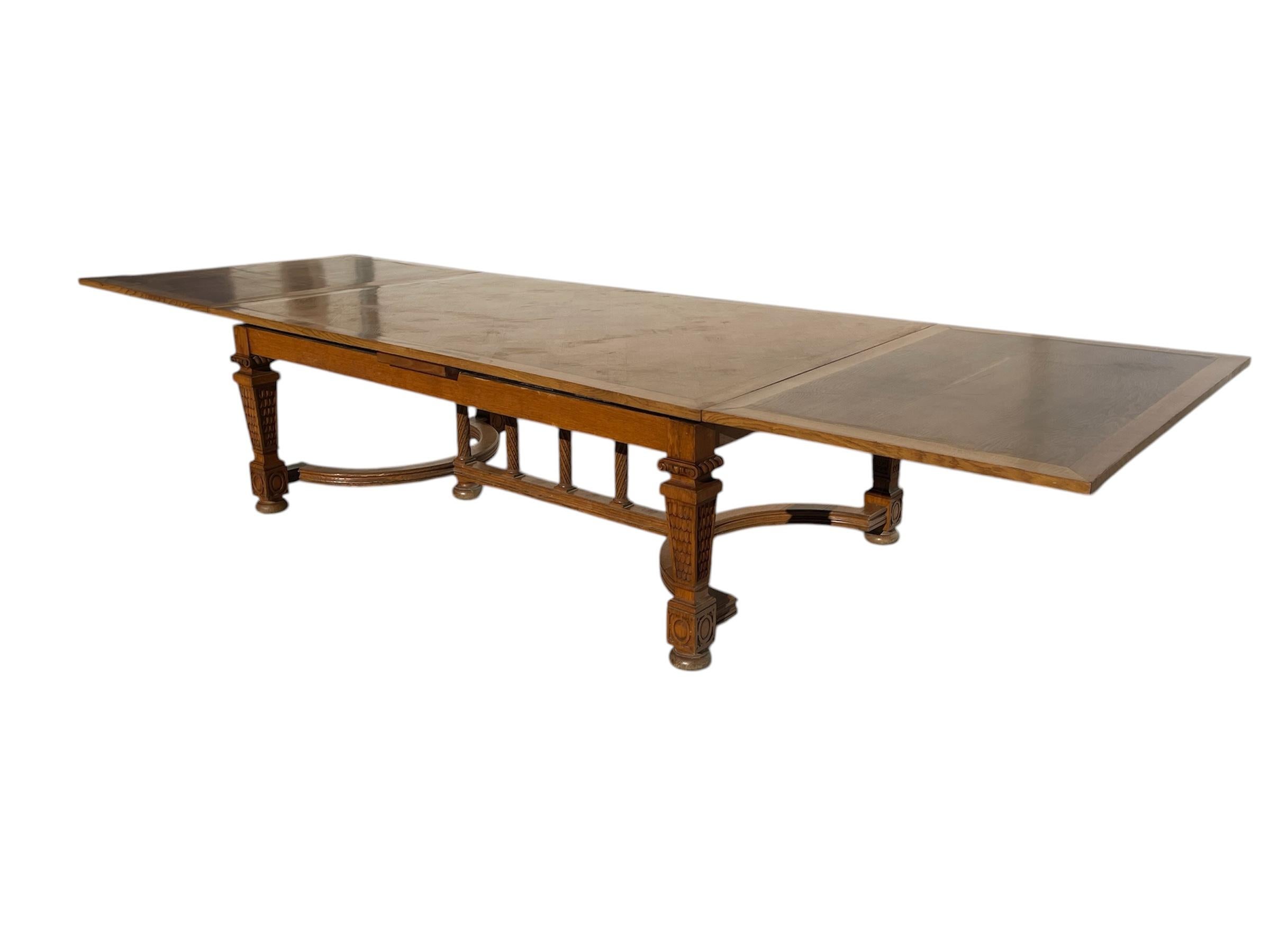 Mesa de comedor de roble con extensiones, siglo XIX en venta 6