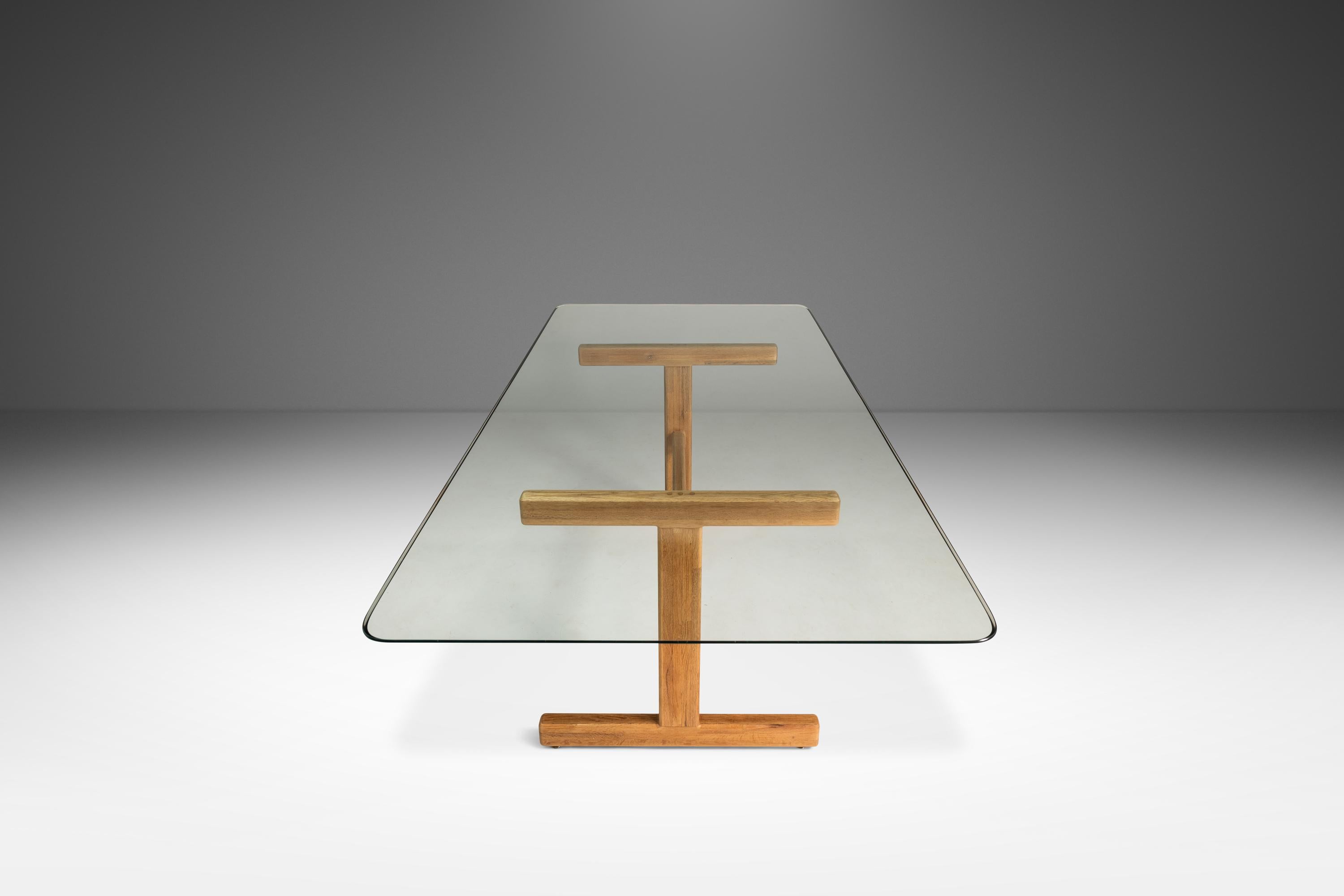 Fine XX secolo Tavolo da pranzo in Oak con piano in vetro alla maniera di Hans J. Wegner, Danimarca,  1970's in vendita